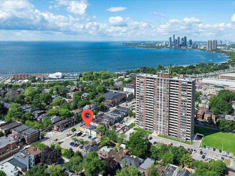 Toronto W01, ON M6R 1B2,1640 Queen ST W