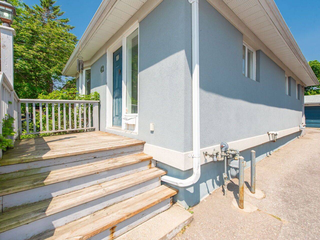 Toronto W09, ON M9P 1V7,42 Tilden CRES N