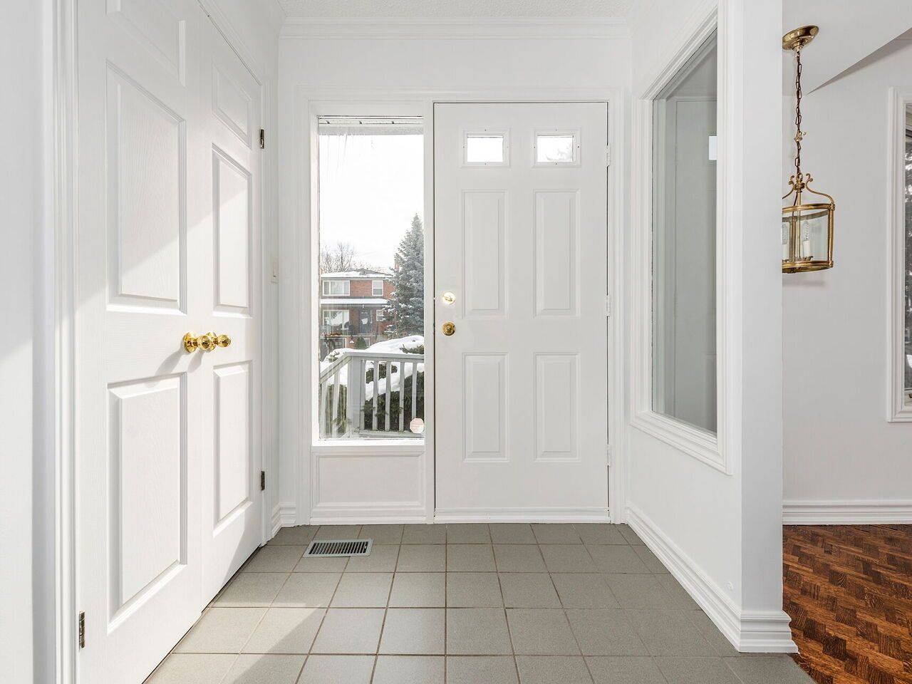 Toronto W09, ON M9P 1V7,42 Tilden CRES N