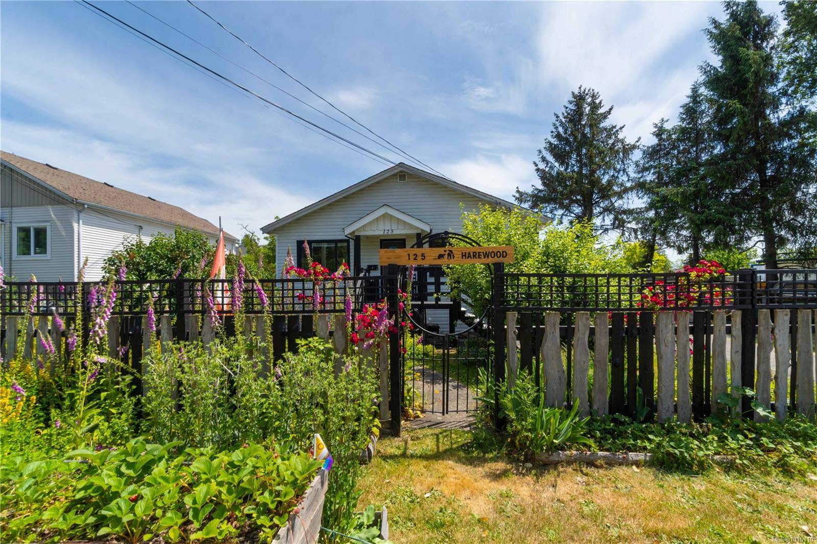 Nanaimo, BC V9R 2Y7,125 Harewood Rd