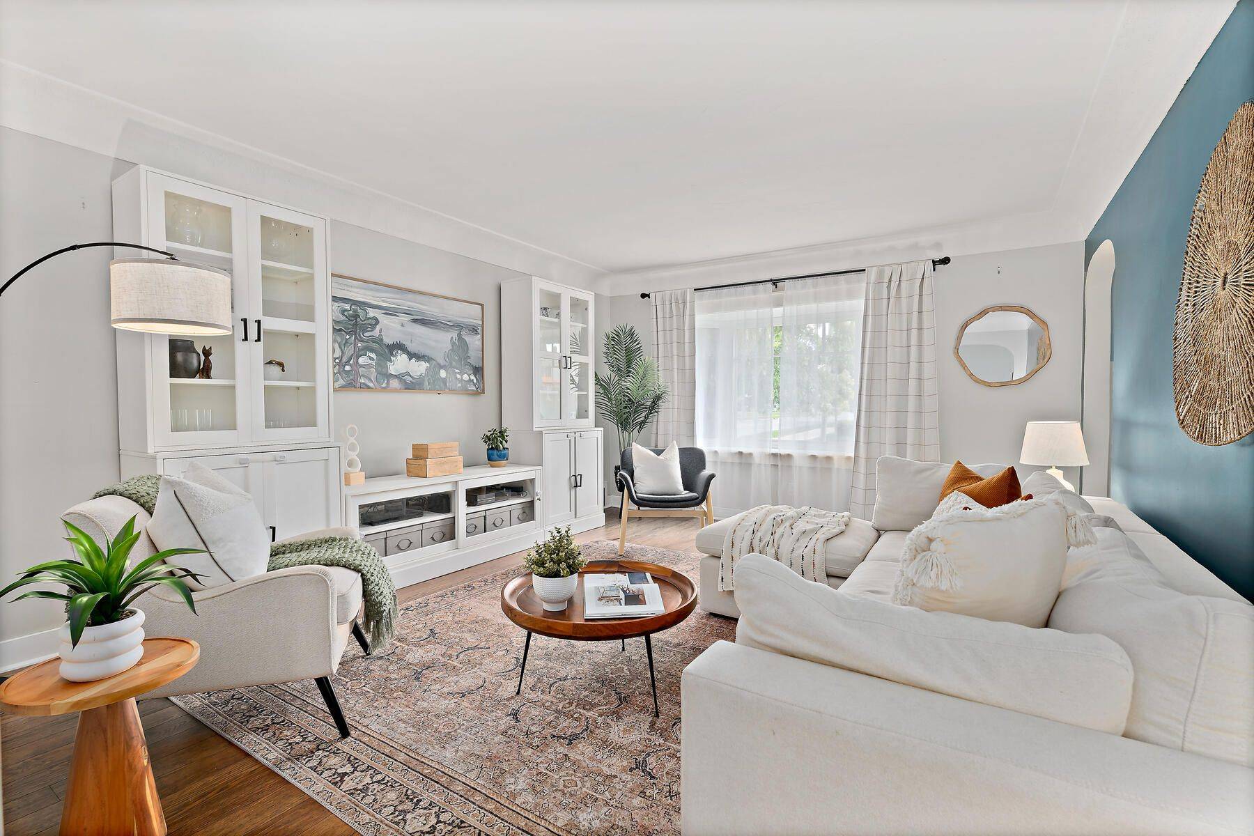 Halton Hills, ON L7J 1M9,351 Peel ST