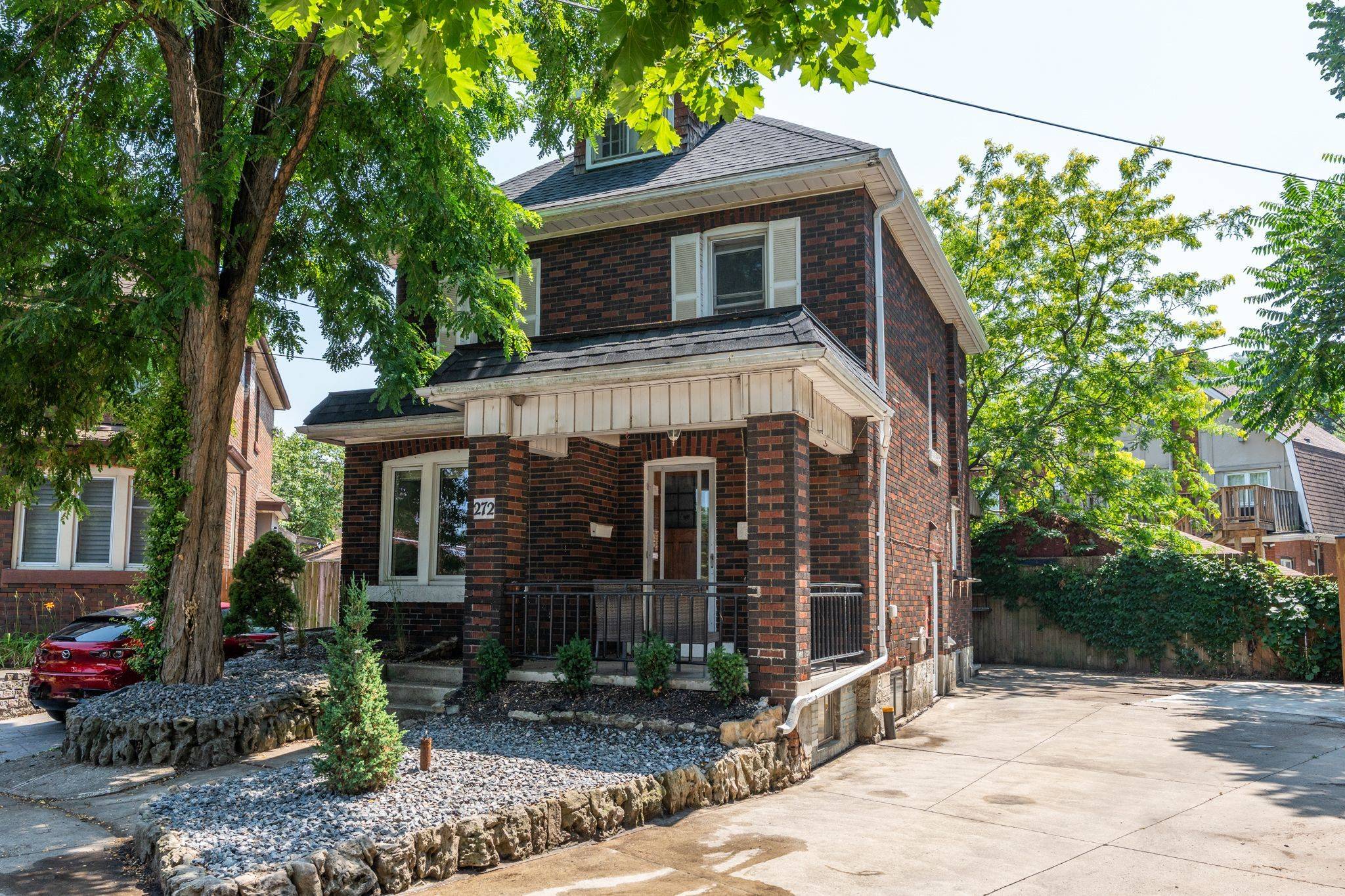 Hamilton, ON L8N 1T7,272 Stinson CRES