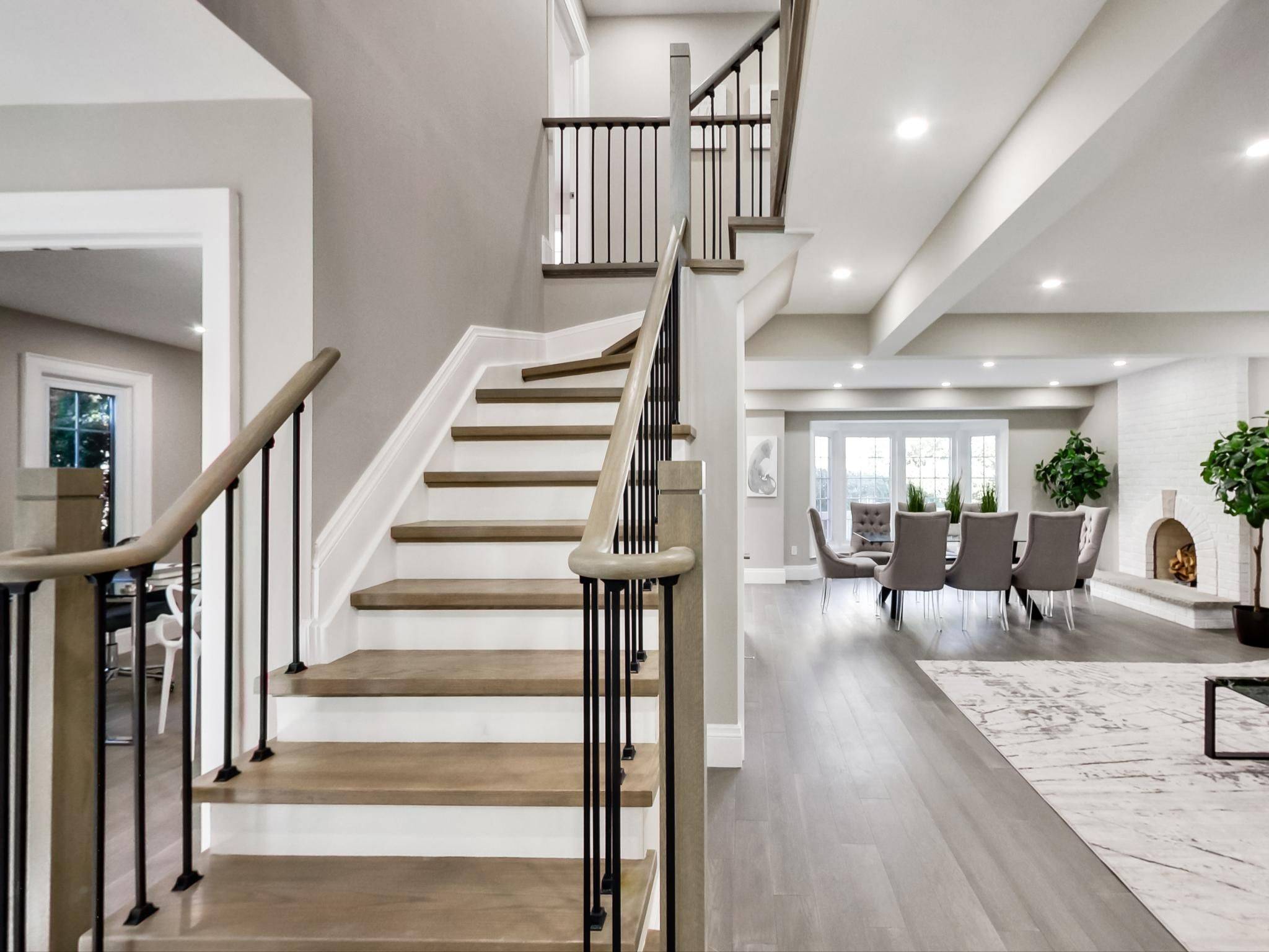 Mississauga, ON L5V 1J8,4342 Violet RD