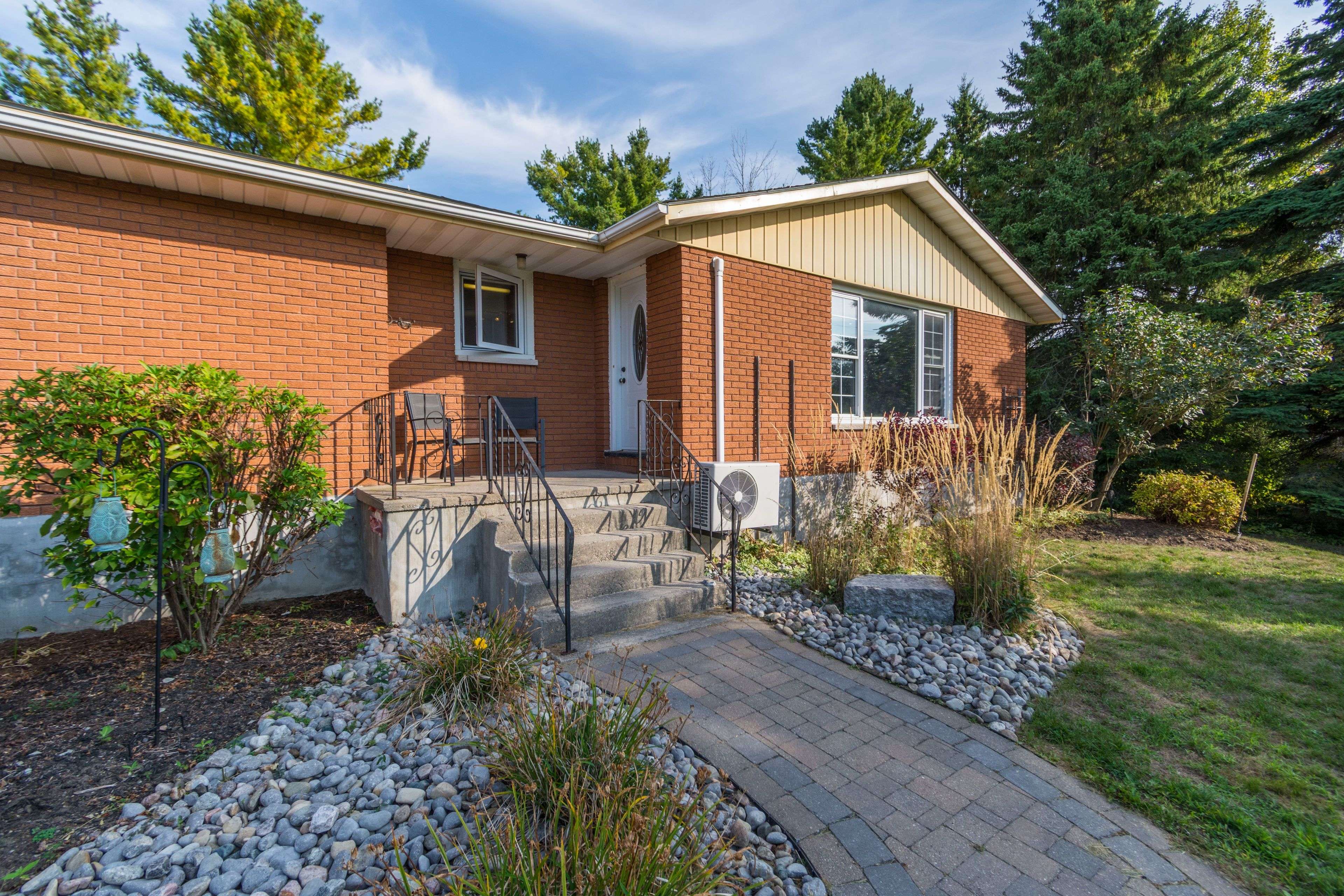 Brighton, ON K0K 1H0,320 SMITH ST