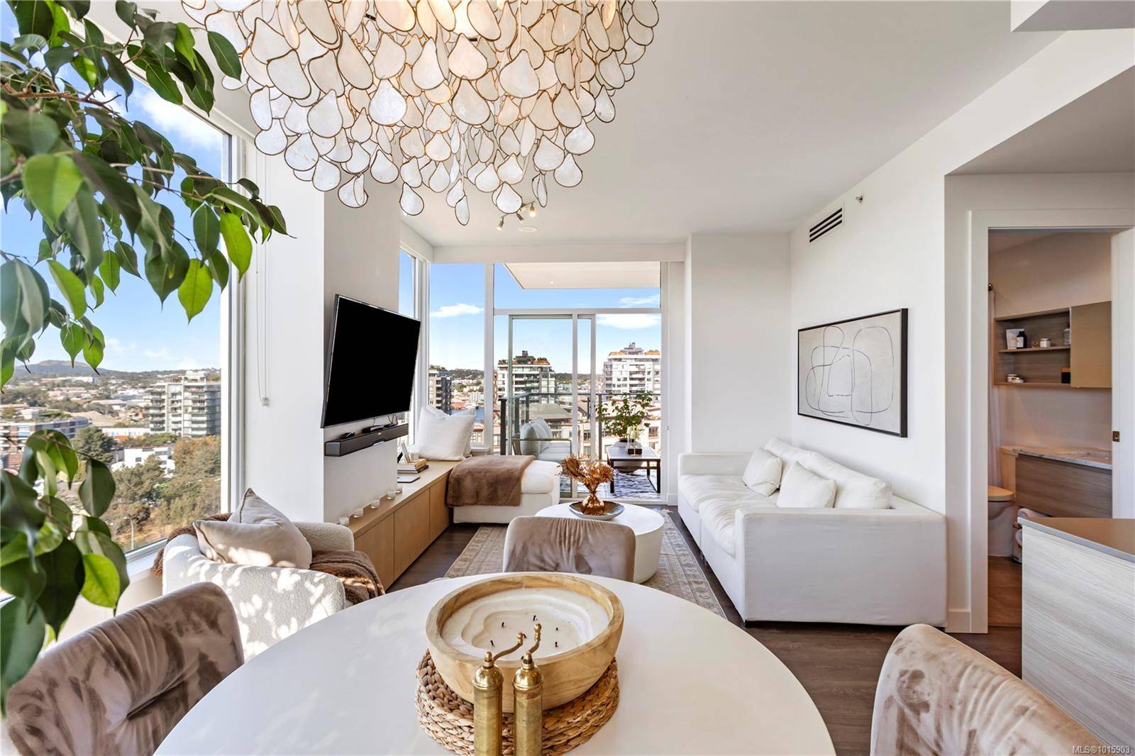 Victoria, BC V9A 0H1,60 Saghalie Rd #905