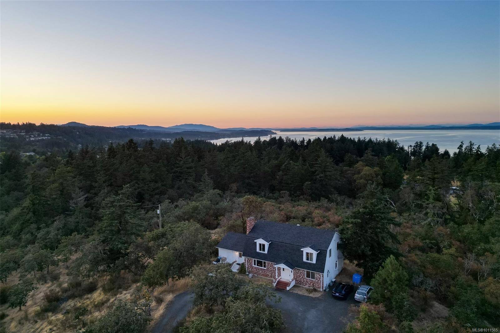 Saanich, BC V8X 2C7,4589 Blenkinsop Rd