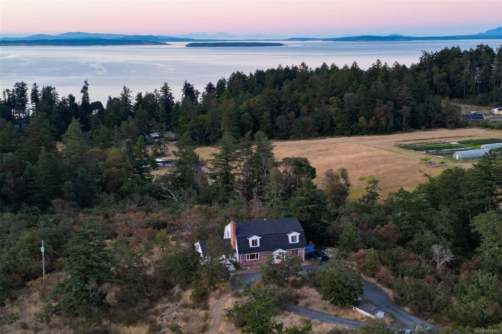 Saanich, BC V8X 2C7,4589 Blenkinsop Rd