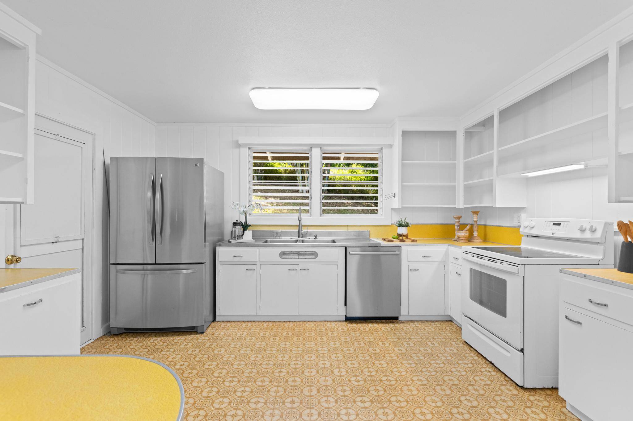 Hilo, HI 96720,53 EKAHA ST