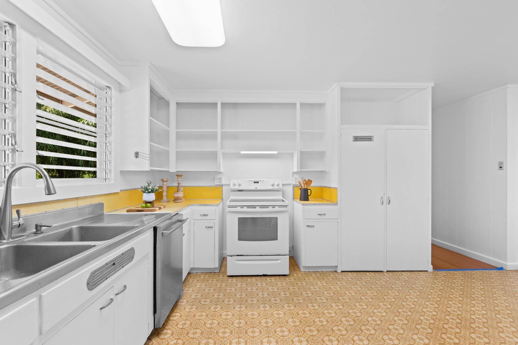 Hilo, HI 96720,53 EKAHA ST