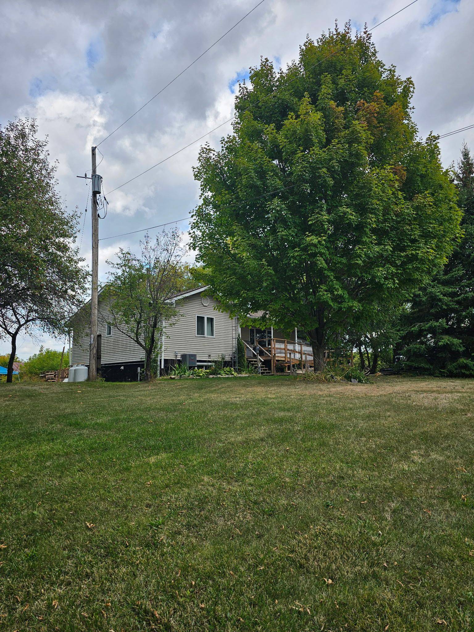 Tyendinaga, ON K0K 1X0,609 LOWER SLASH RD