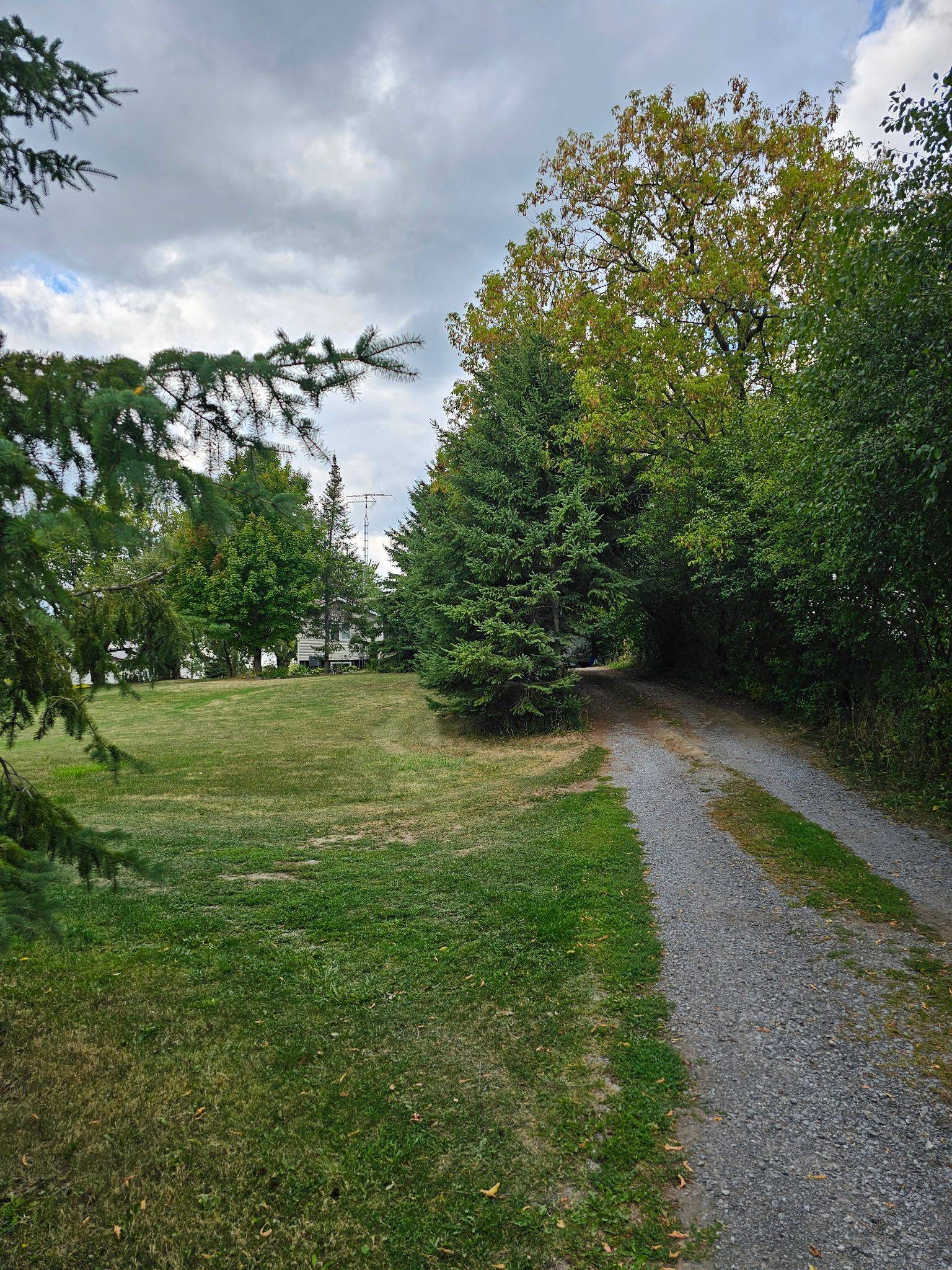 Tyendinaga, ON K0K 1X0,609 LOWER SLASH RD