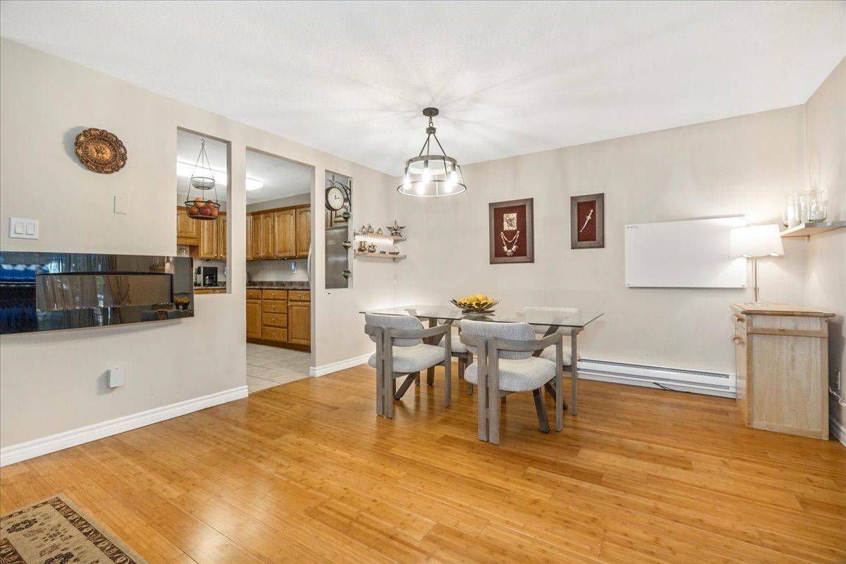 Toronto C15, ON M2H 3J6,25 Pebble Byway #14