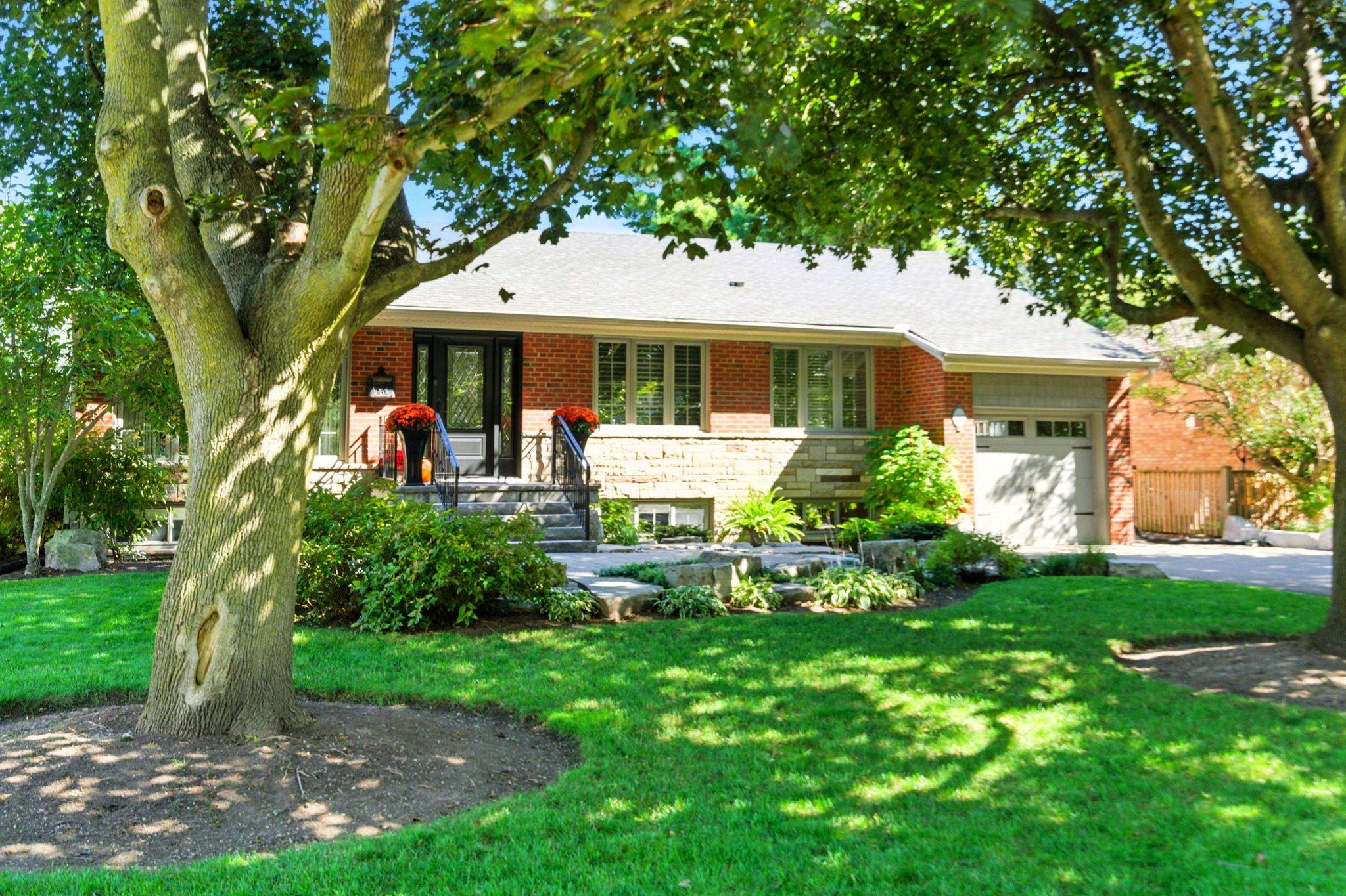 Burlington, ON L7T 3K5,665 King RD