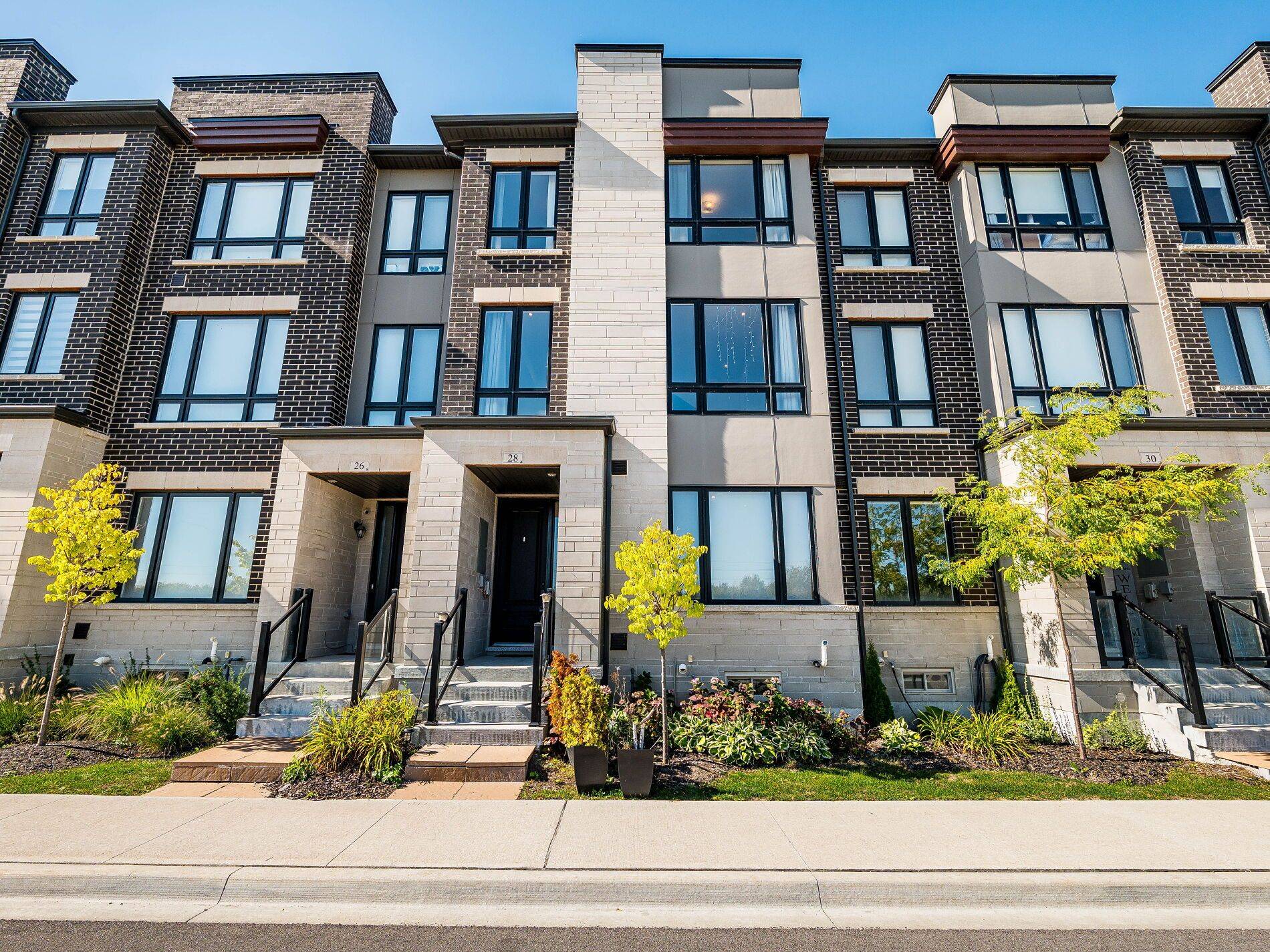 Whitby, ON L1N 0M6,28 Dockside WAY