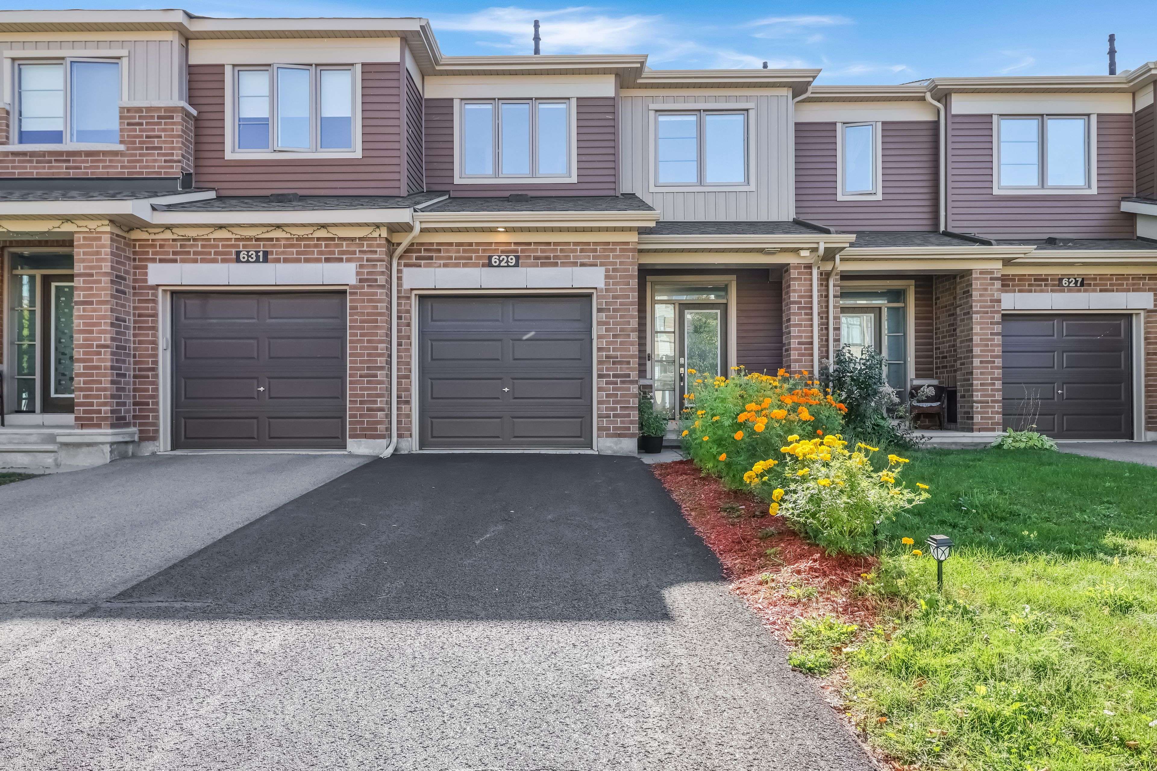 Barrhaven, ON K2J 6G9,629 Lauraleaf CRES