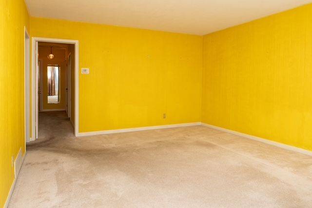 Toronto W10, ON M9V 3G6,99 Silverstone DR