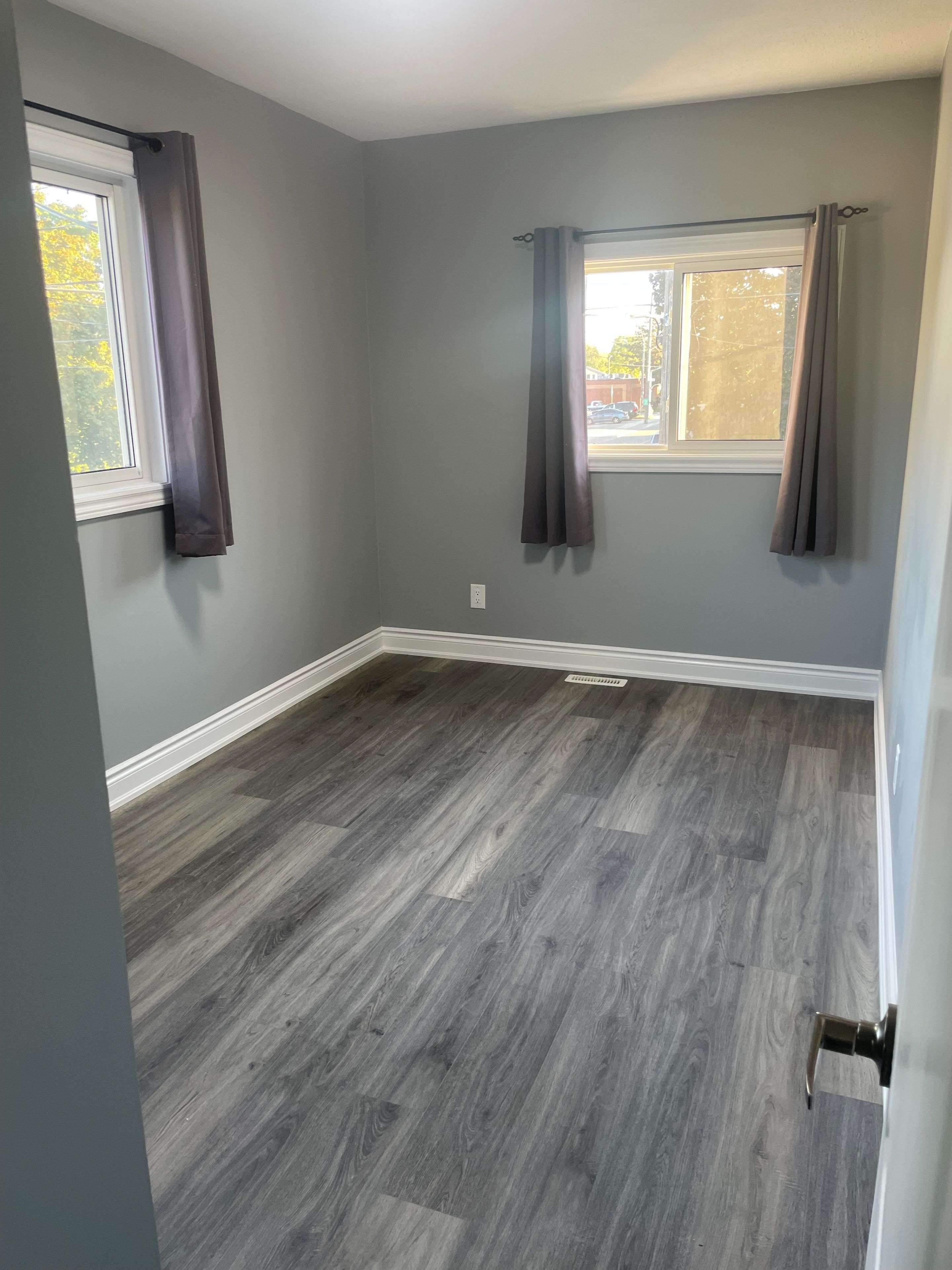 Brantford, ON N3S 3X8,306 Darling ST #Main Floor