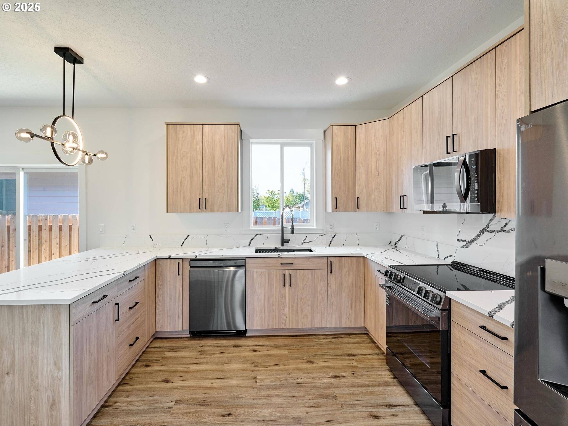 Gervais, OR 97026,220 Juniper AVE