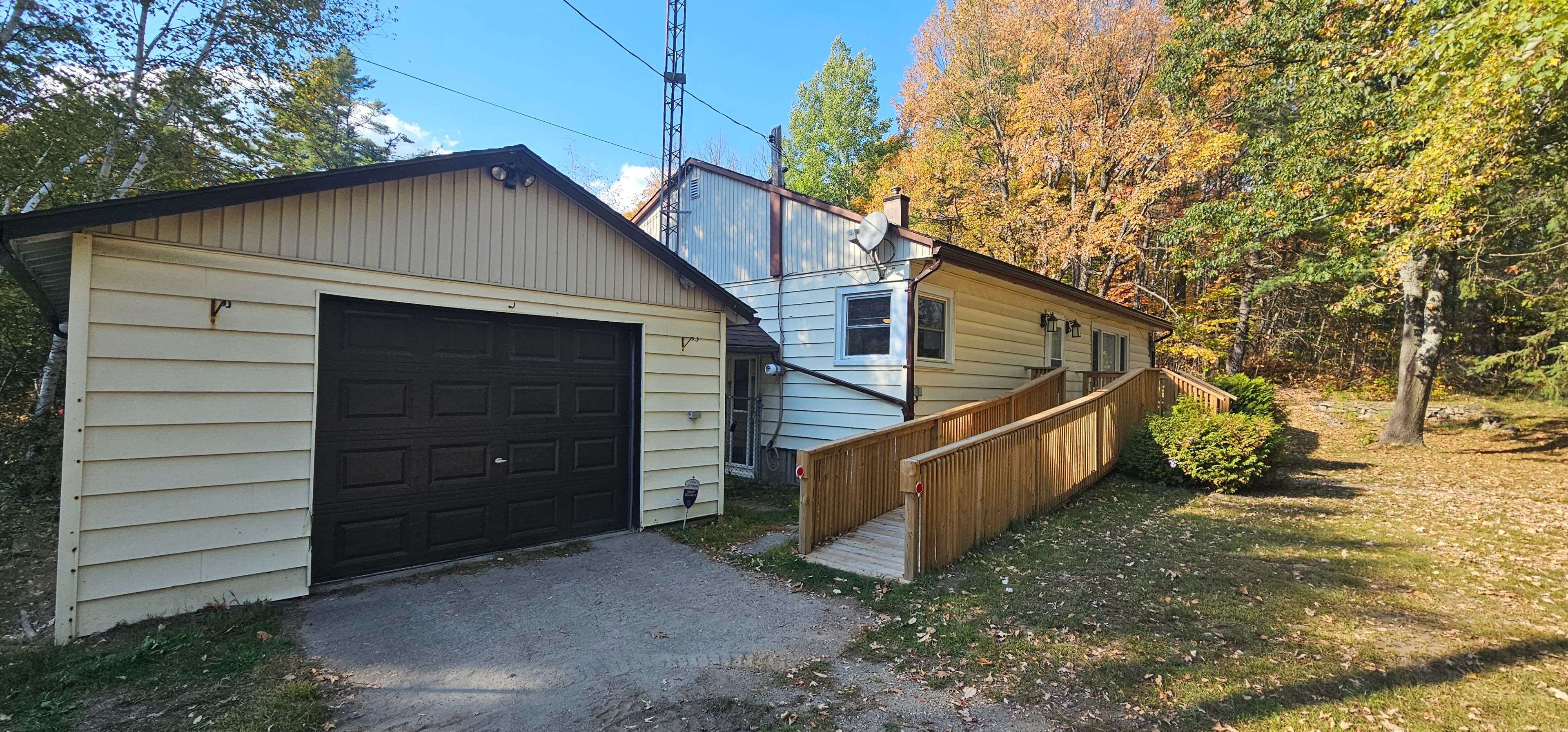 Gravenhurst, ON P0E 1G0,1479 11 HWY S