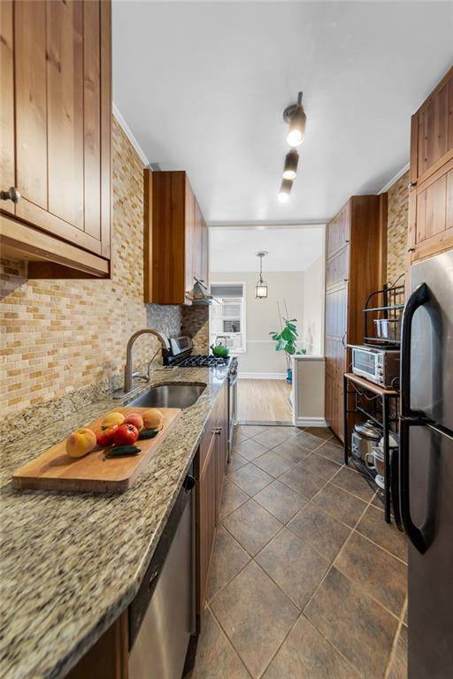 Brooklyn, NY 11209,9281 Shore RD #608