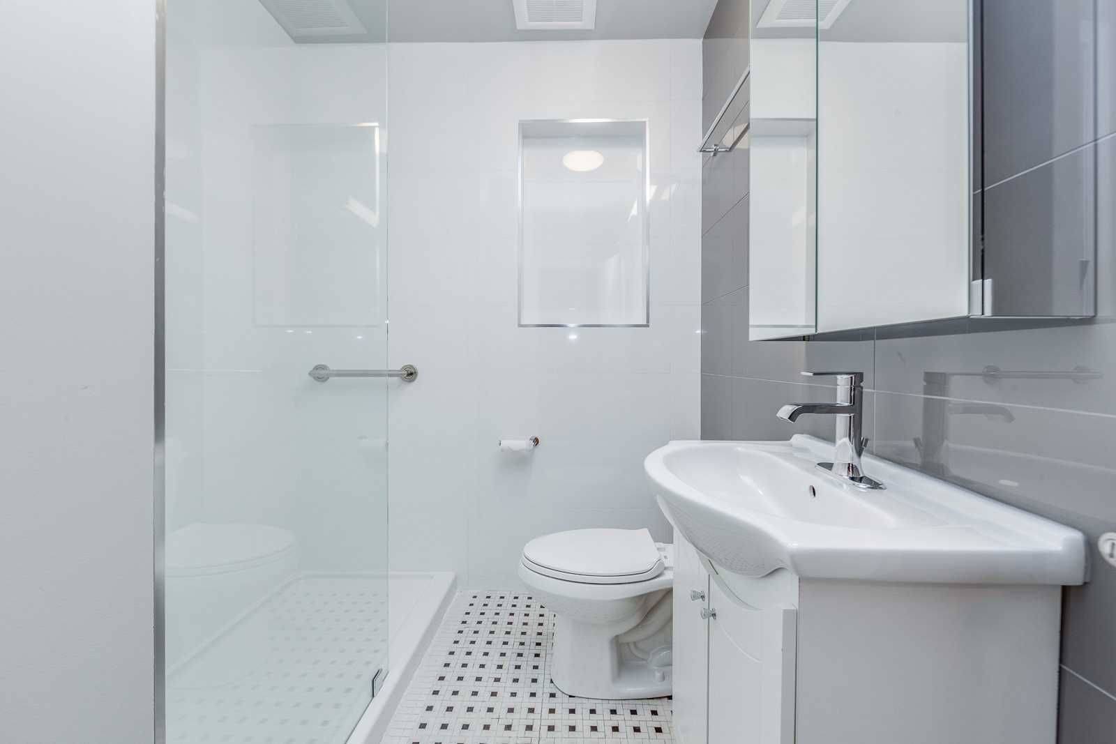 Toronto E03, ON M4K 2S4,1089 Broadview AVE #2