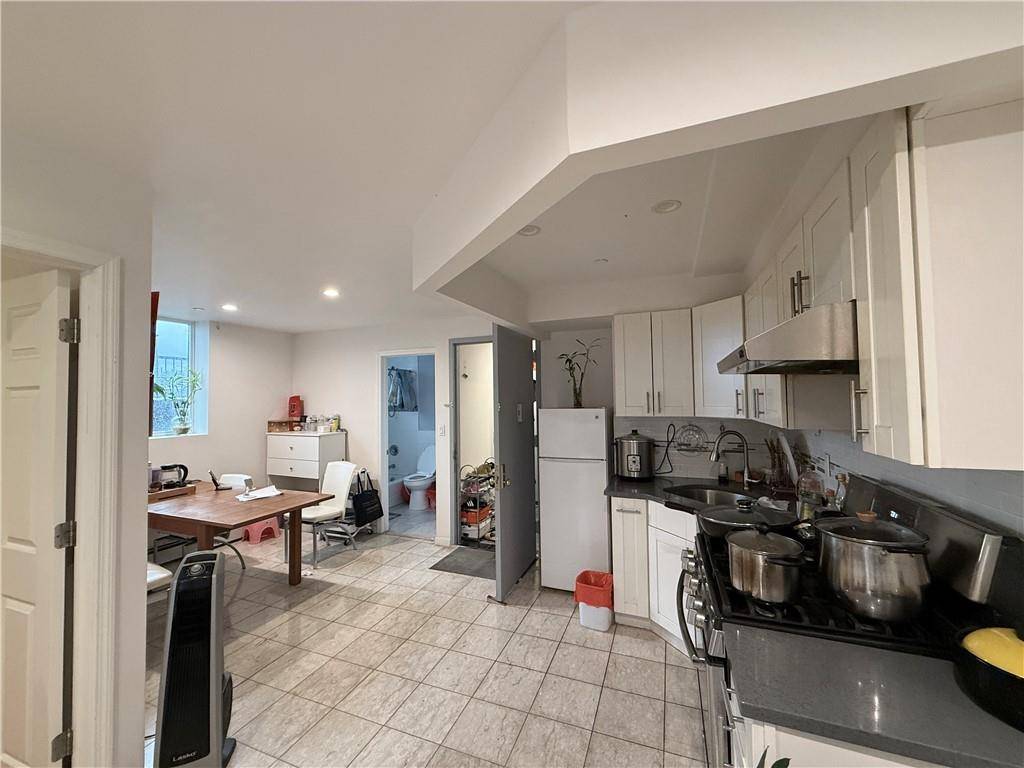 Brooklyn, NY 11220,714 59th ST #4B