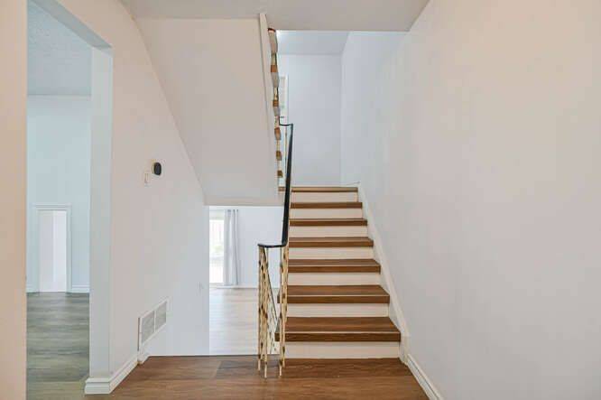 Toronto W10, ON M9V 4A3,2012 Martingrove RD W #48