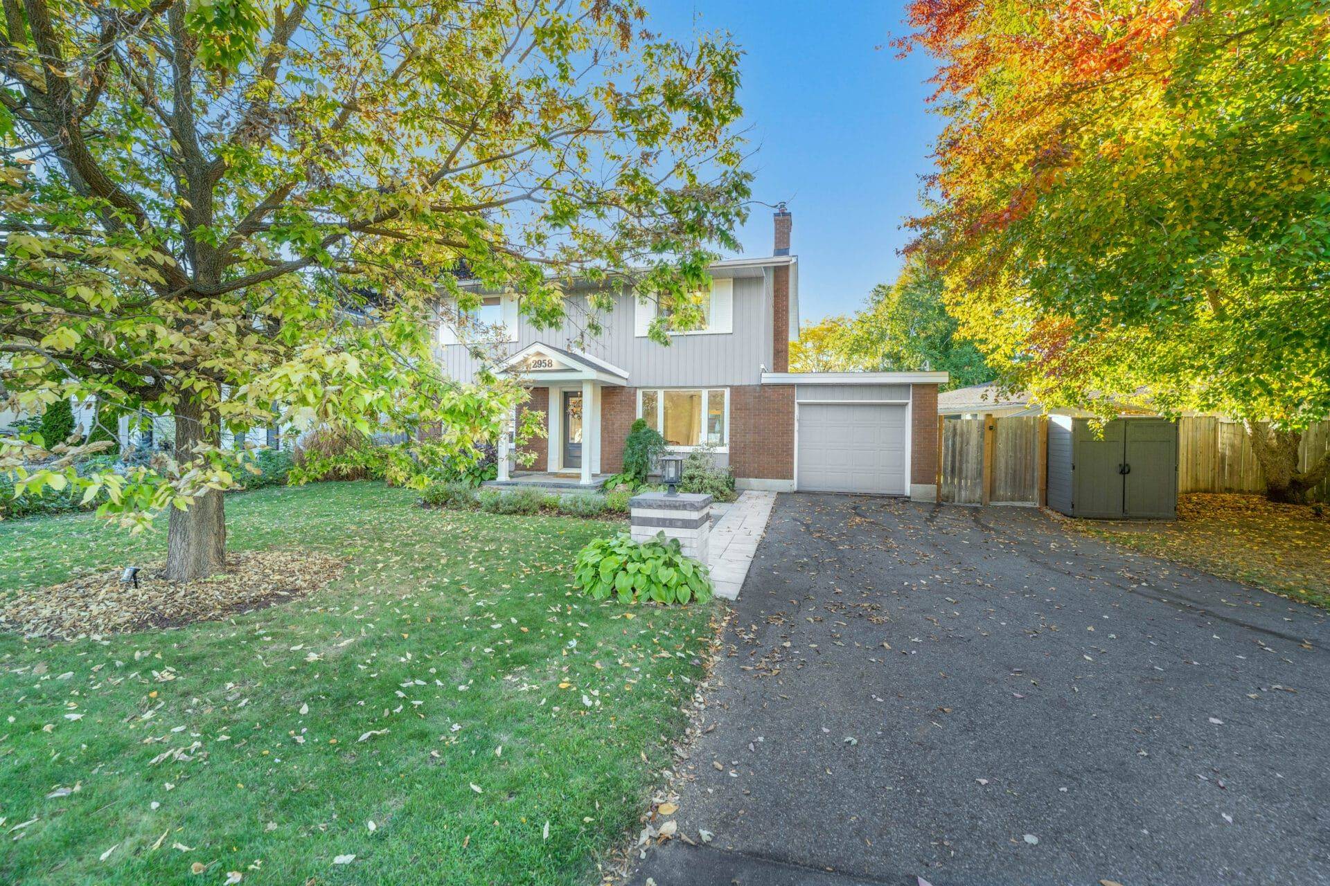 Billings Bridge - Riverside Park And Area, ON K1V 6Z3,2958 Southmore DR E