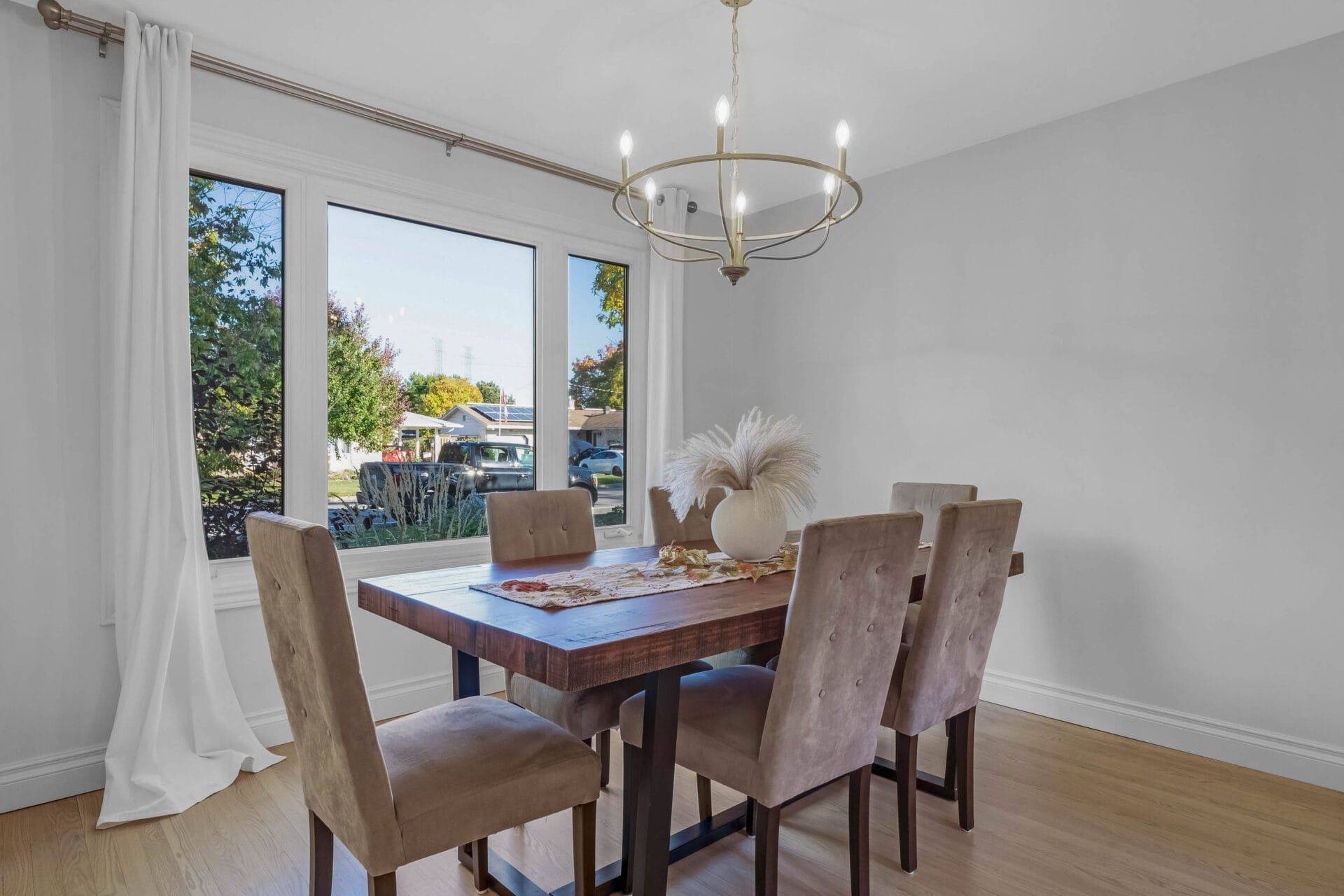 Billings Bridge - Riverside Park And Area, ON K1V 6Z3,2958 Southmore DR E