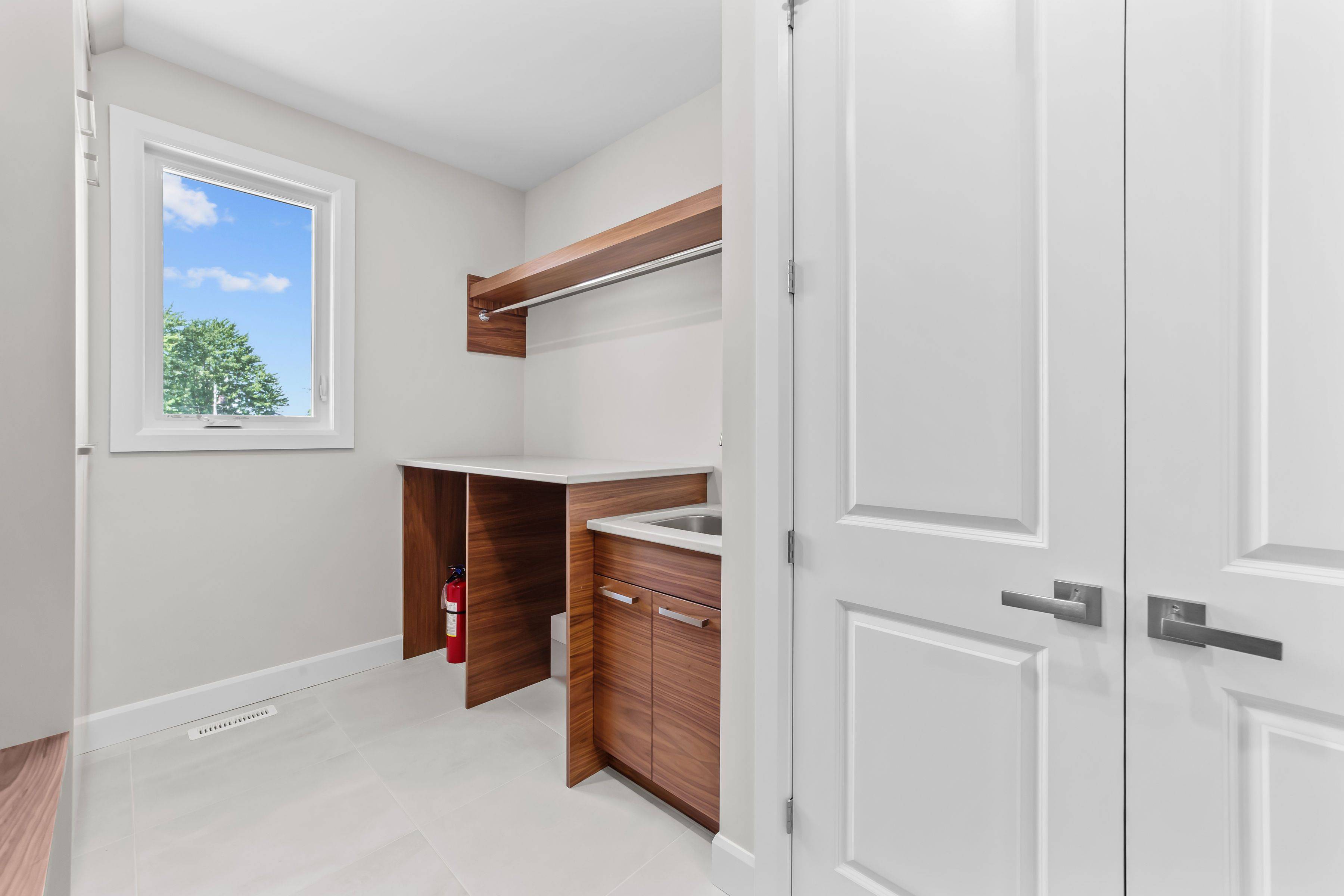 Warwick, ON N0M 2S0,421 Ontario ST