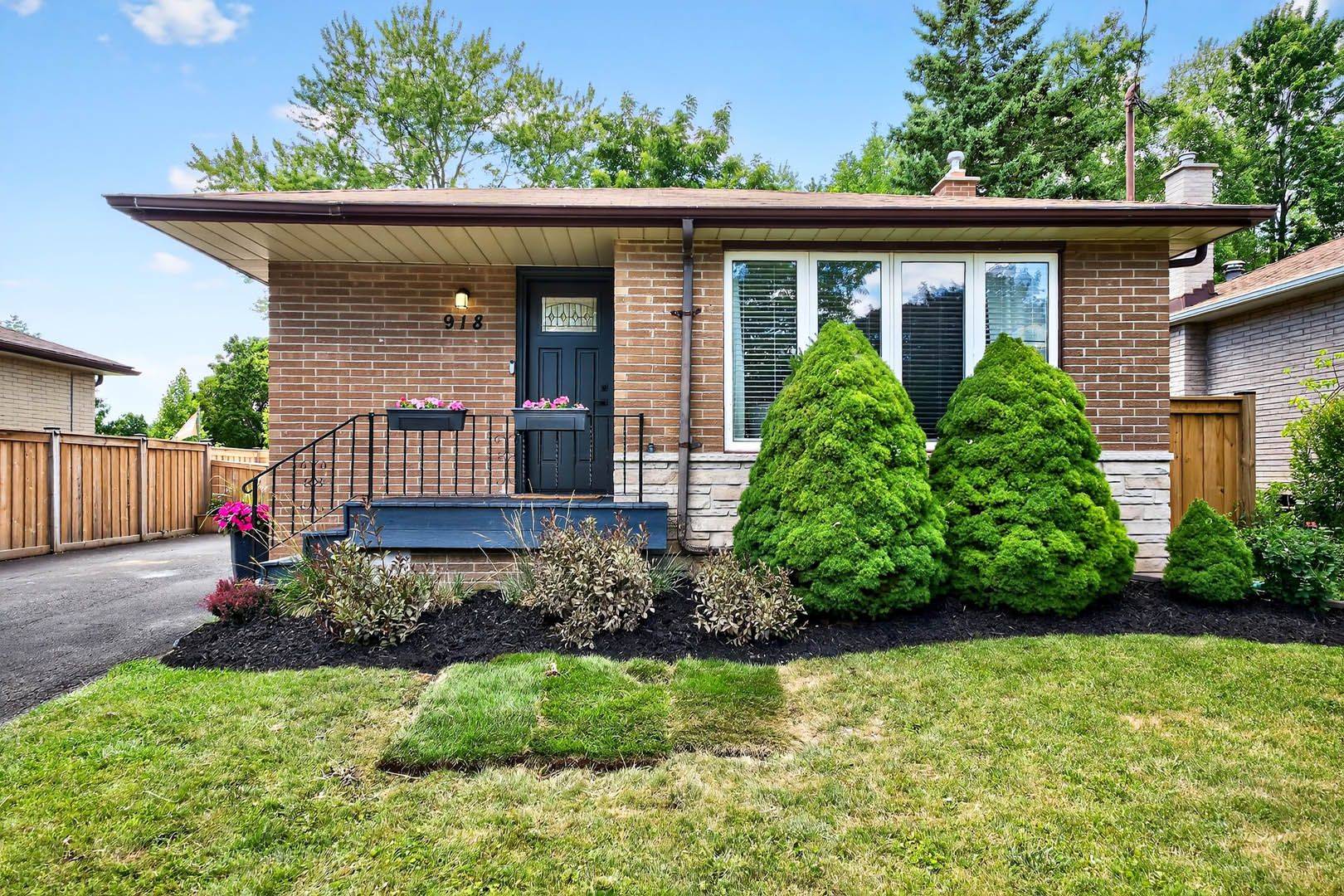 Whitby, ON L1N 3G5,918 Walton BLVD