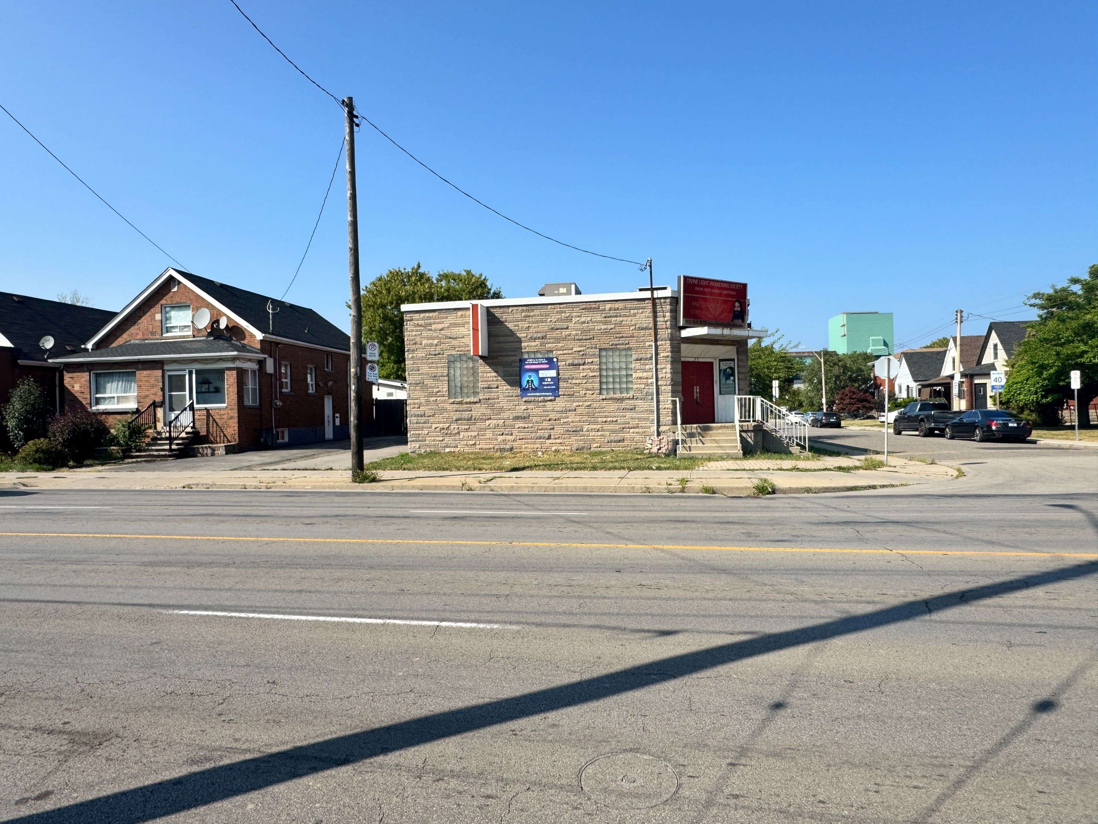 Hamilton, ON L8H 2W7,1441 Barton ST E