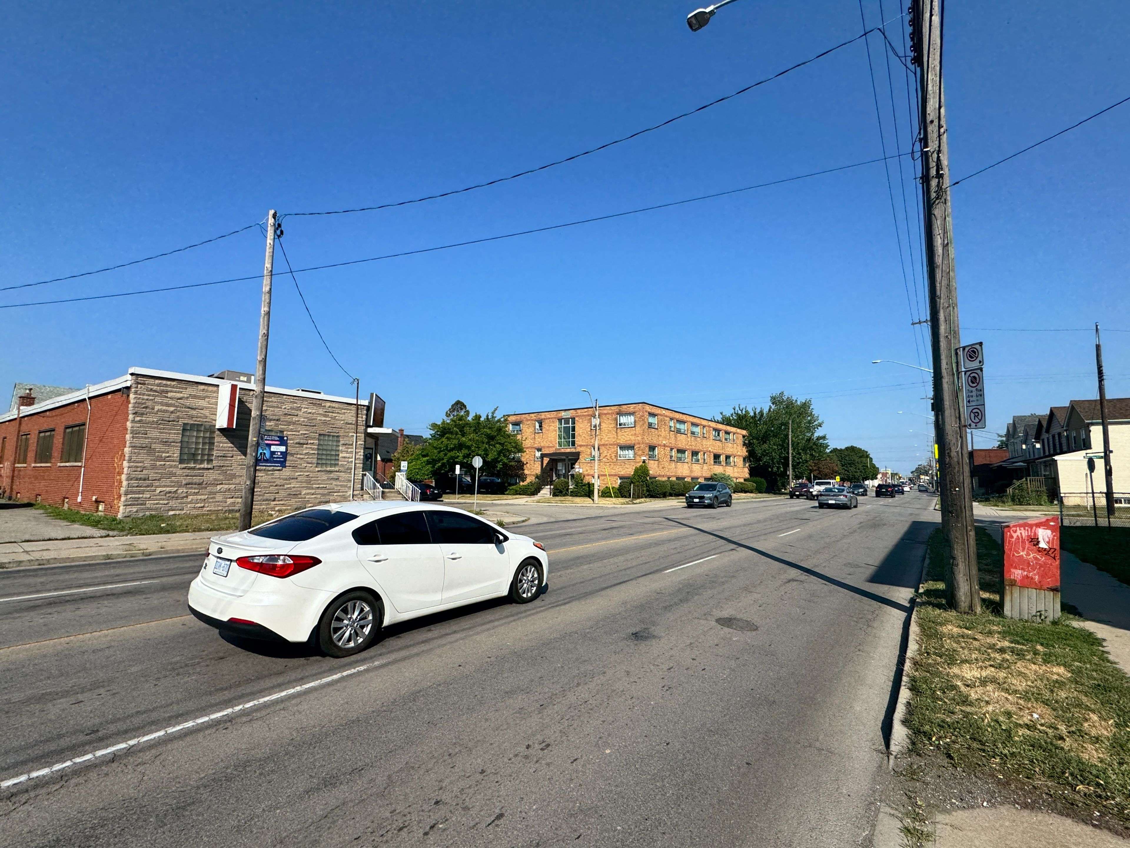 Hamilton, ON L8H 2W7,1441 Barton ST E