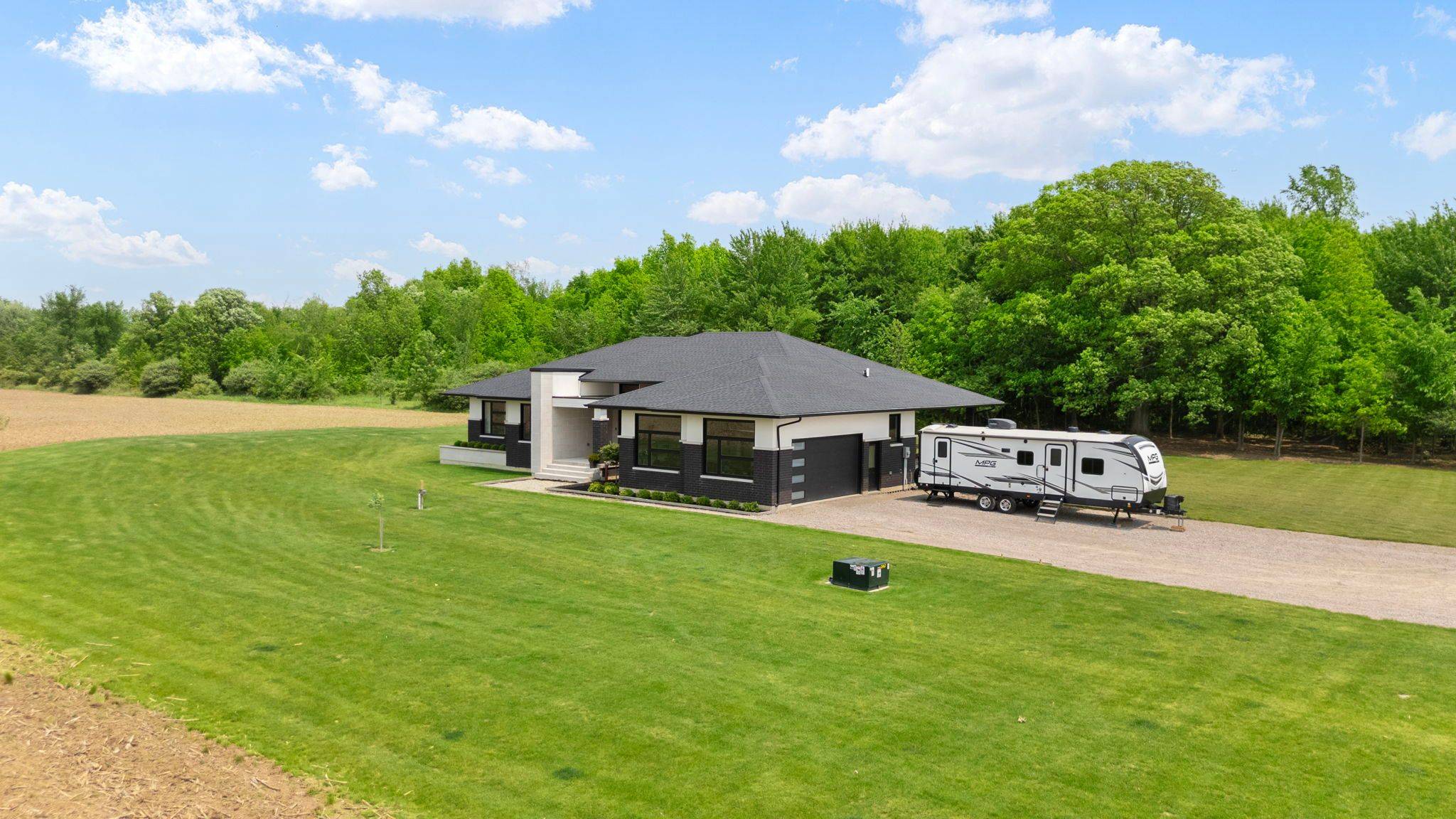 Chatham-kent, ON N0P 1M0,818 Oil Heritage RD