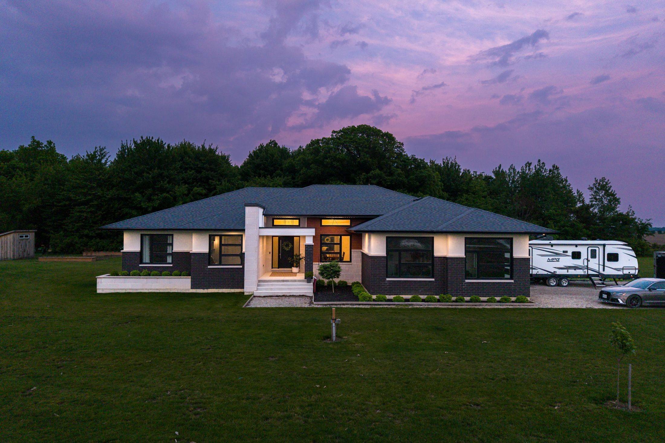 Chatham-kent, ON N0P 1M0,818 Oil Heritage RD