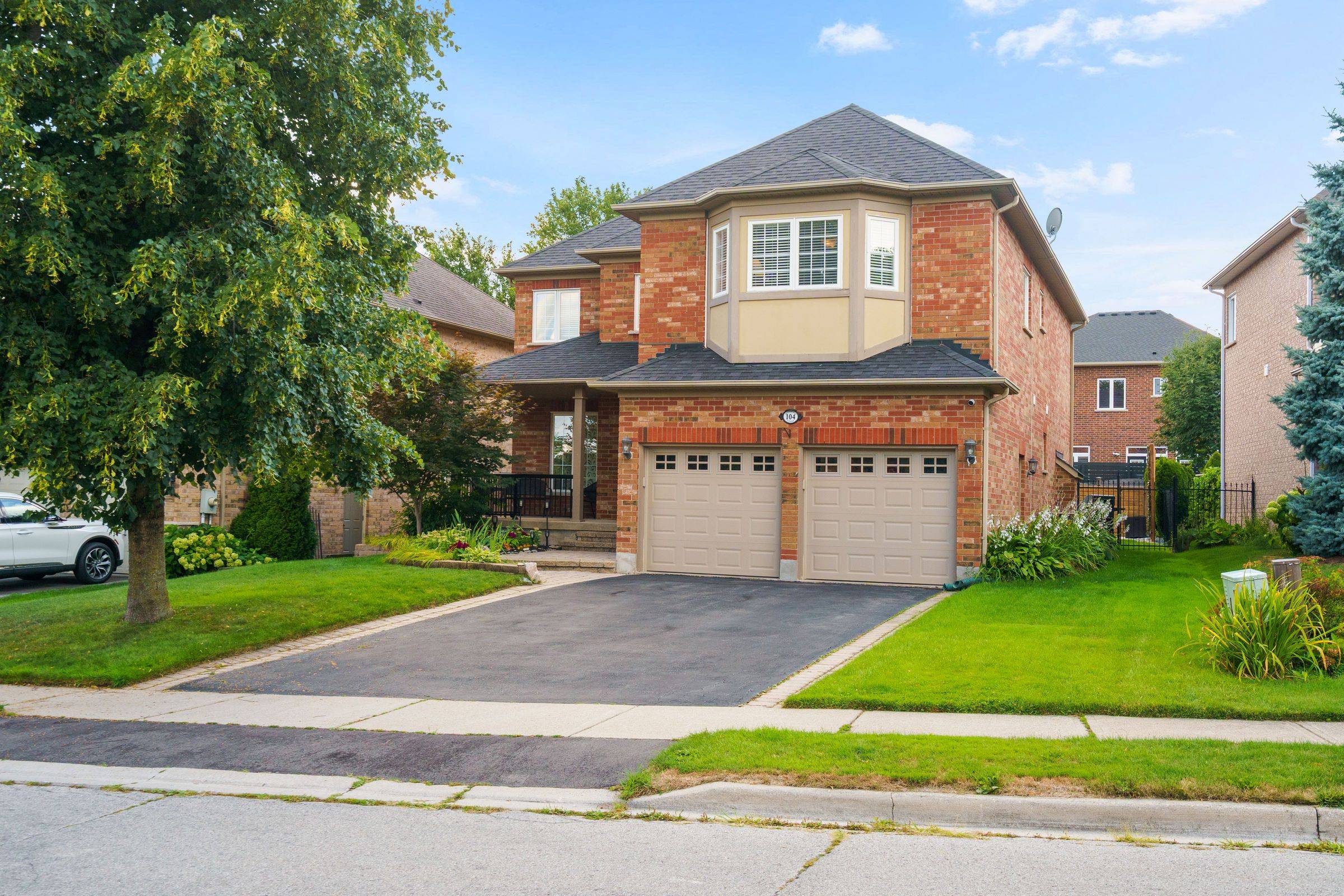 Hamilton, ON L9H 7M4,104 Davidson BLVD