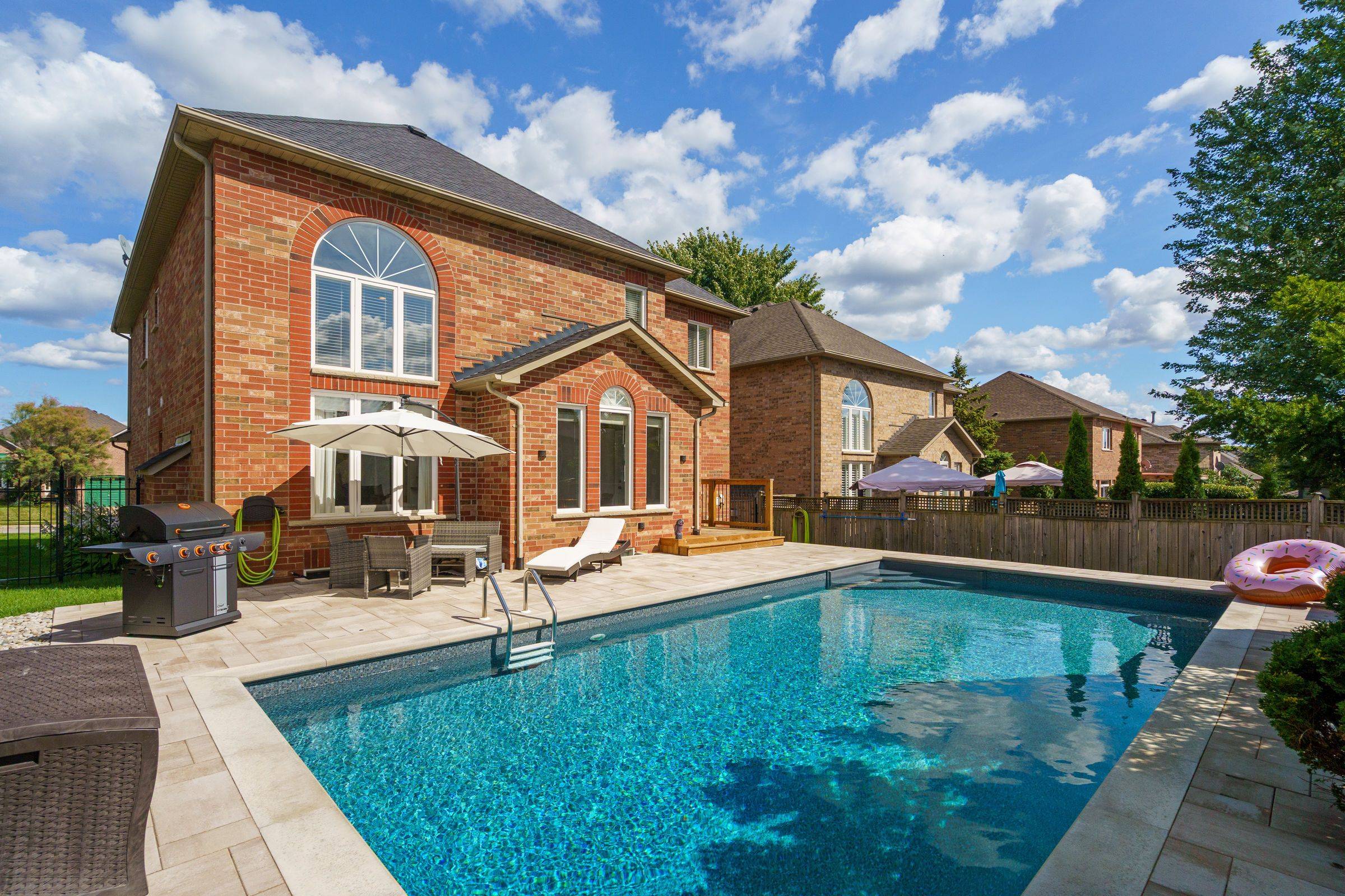 Hamilton, ON L9H 7M4,104 Davidson BLVD