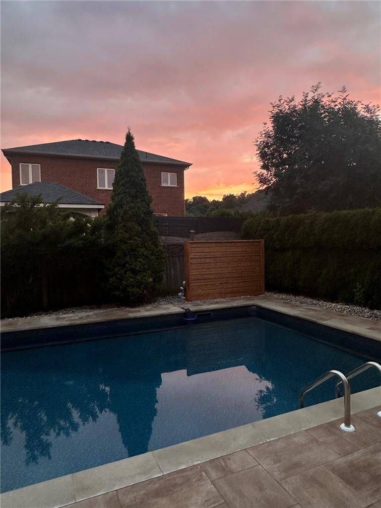 Hamilton, ON L9H 7M4,104 Davidson BLVD