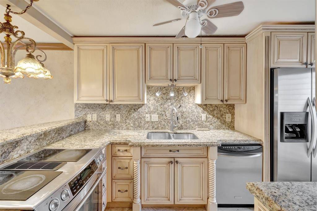 Lighthouse Point, FL 33064,4502 N Federal Hwy #217B