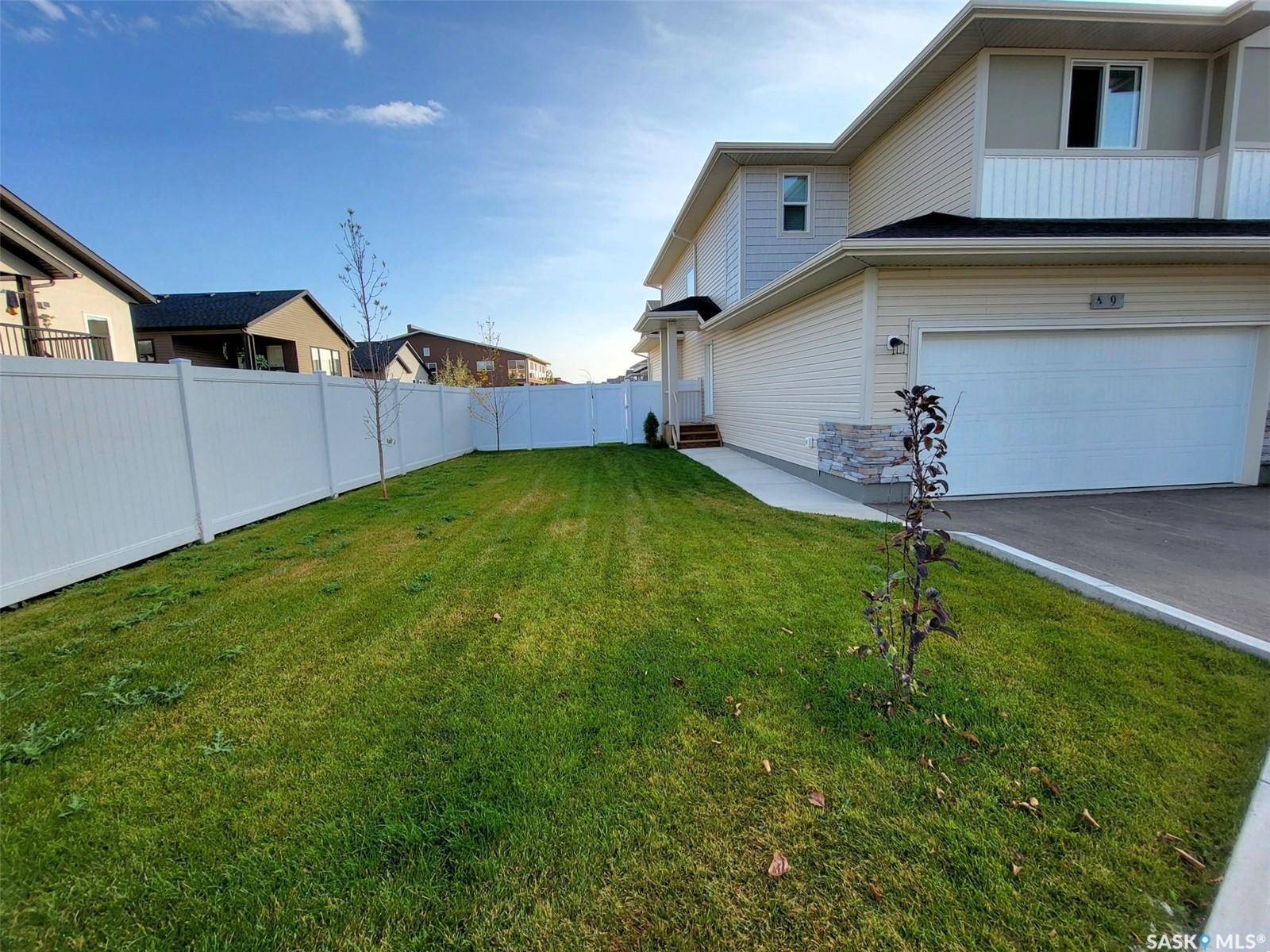 Saskatoon, SK S7W 1J6,115 Feheregyhazi BOULEVARD #9