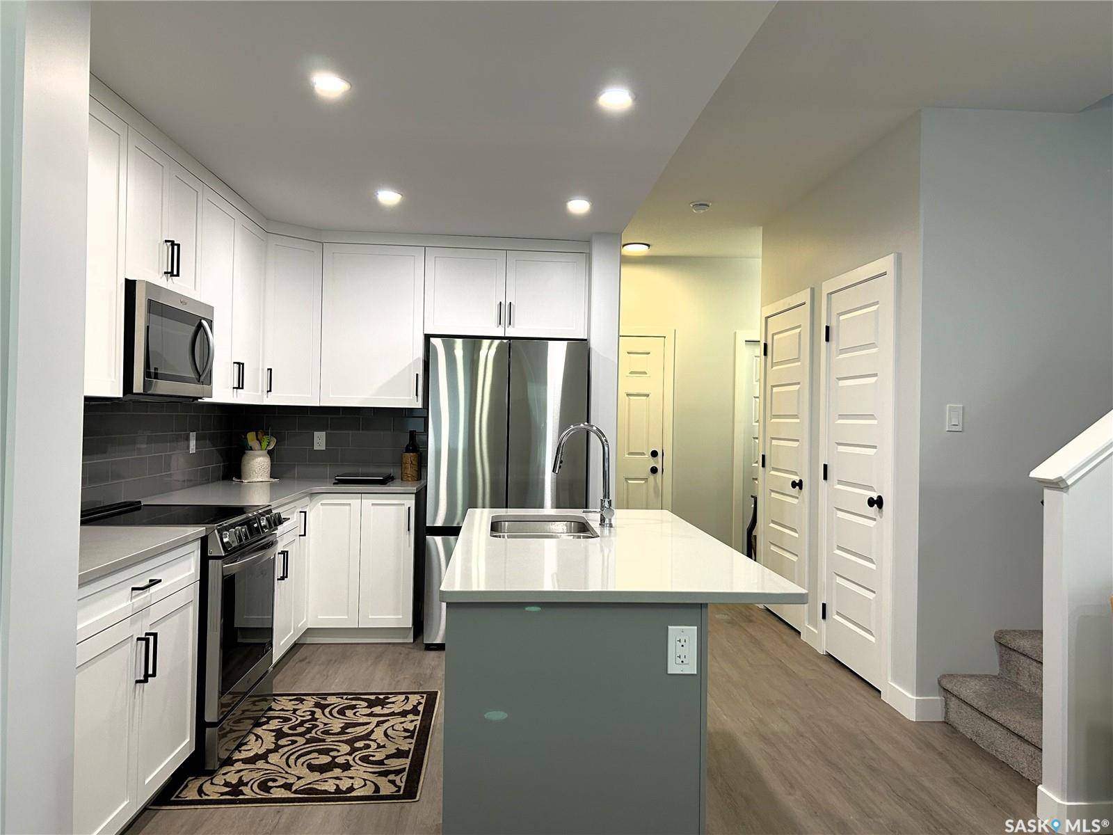 Saskatoon, SK S7W 1J6,115 Feheregyhazi BOULEVARD #9