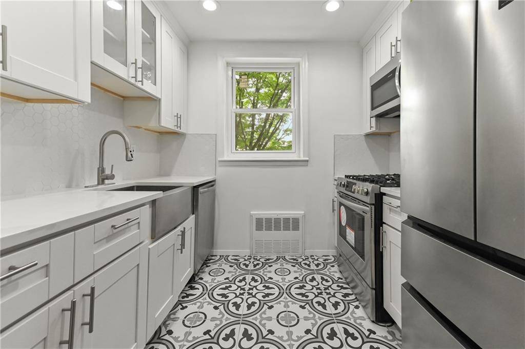 Kings, NY 11236,1021 East 87th ST #6B