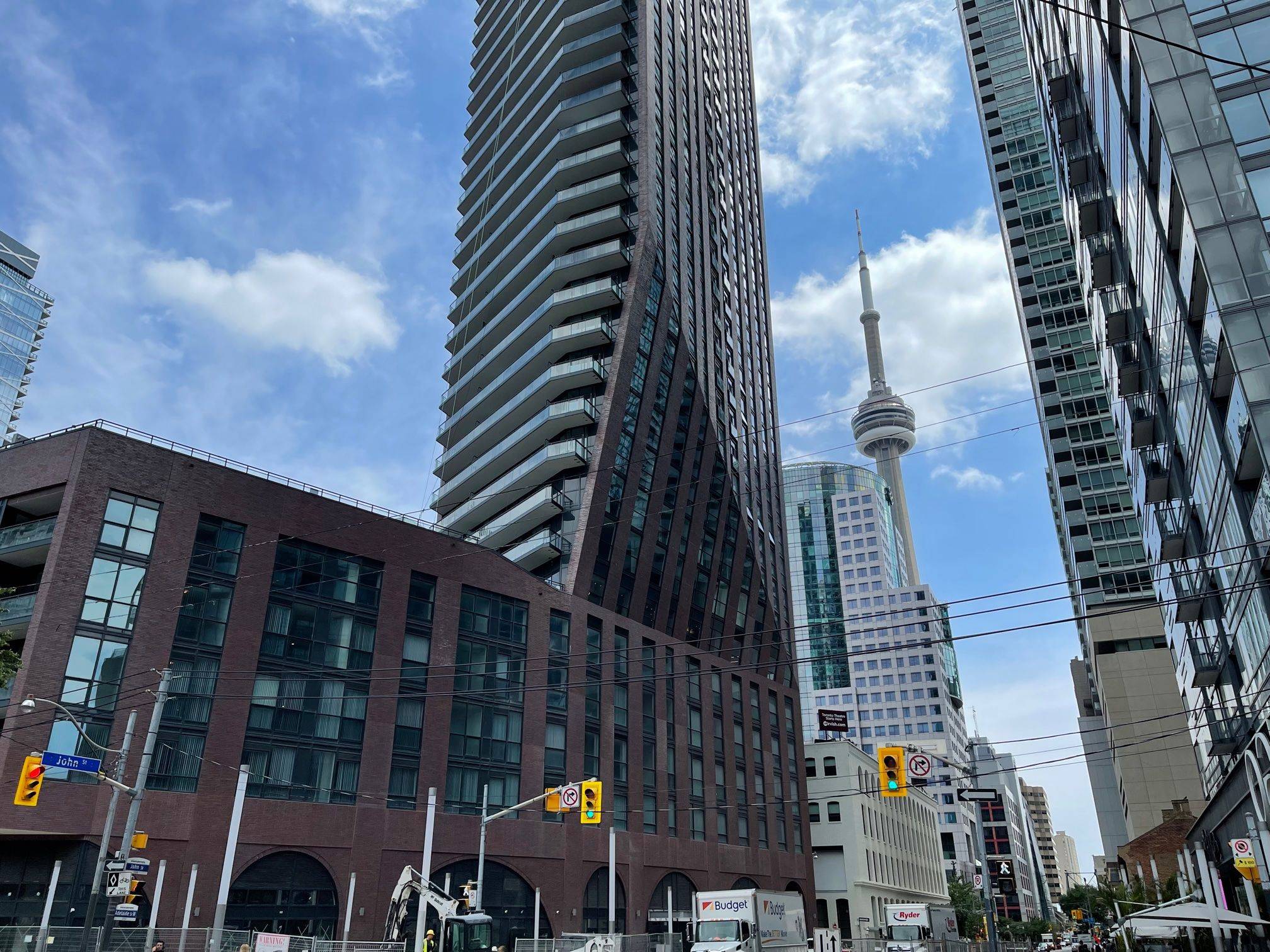 Toronto C01, ON M5V 0S6,99 John ST #3204