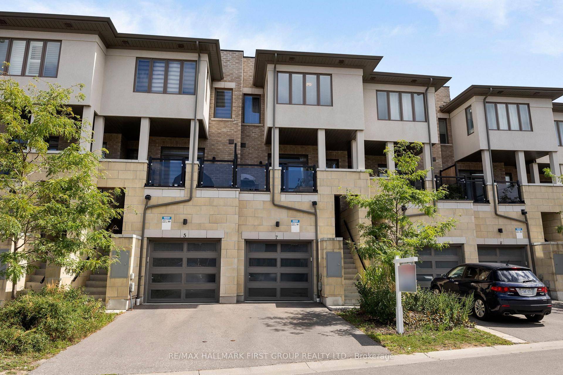 Whitby, ON L1R 0N8,7 Shawfield WAY #79