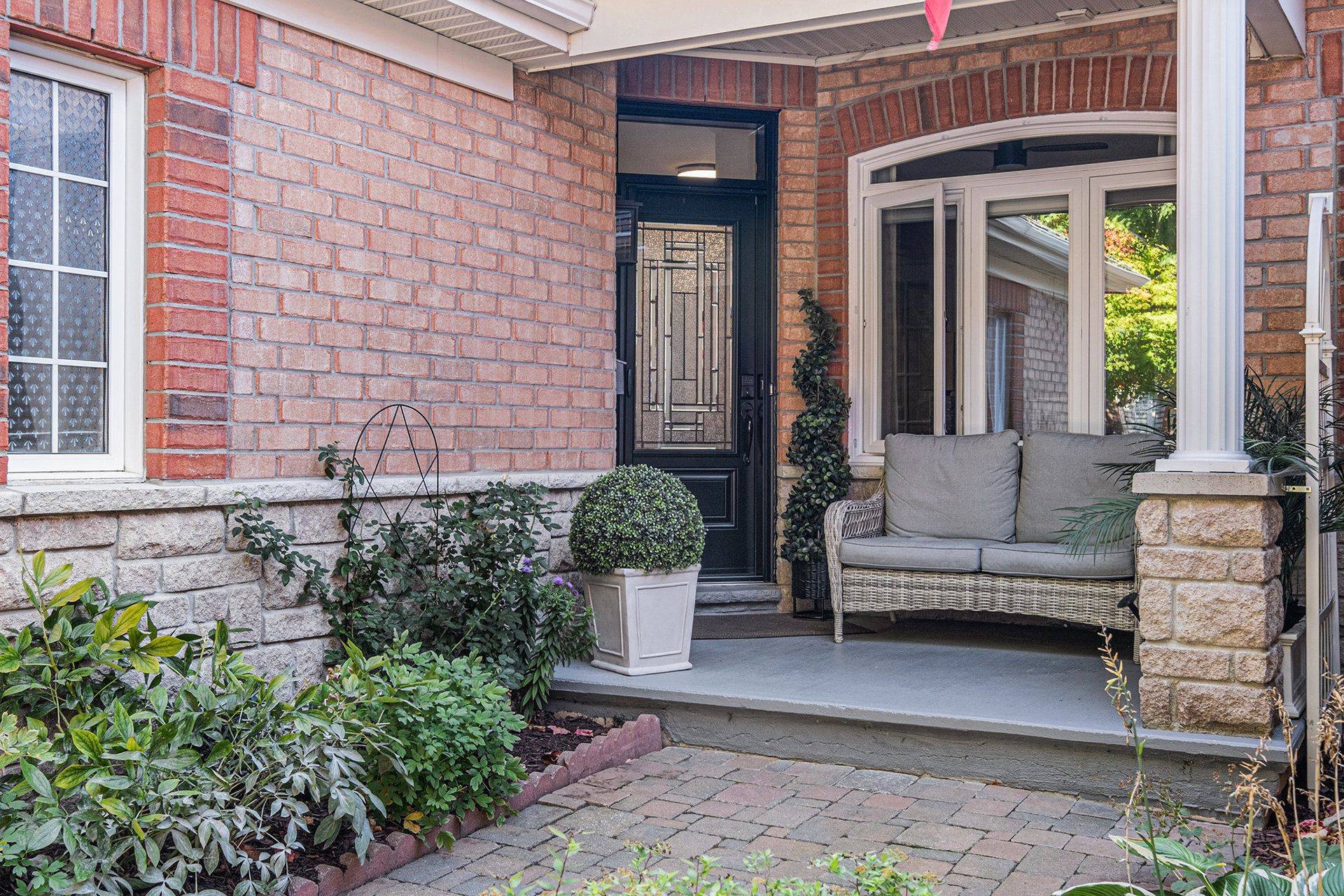 Kanata, ON K2T 1K2,8 Kinmount Private