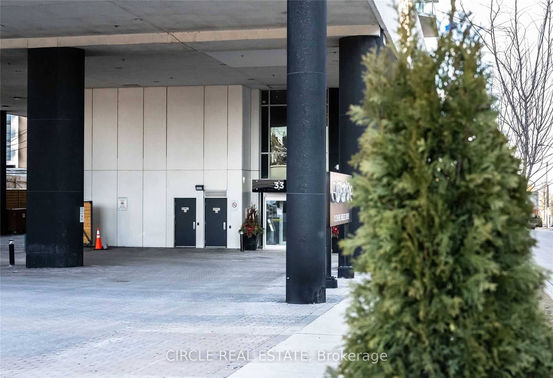 Toronto W06, ON M8V 1A1,33 Shore Breeze DR #1806