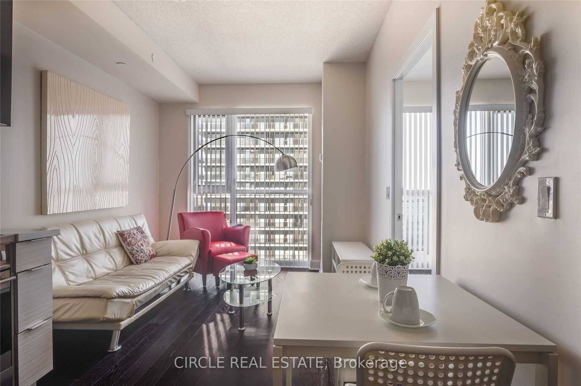 Toronto W06, ON M8V 1A1,33 Shore Breeze DR #1806