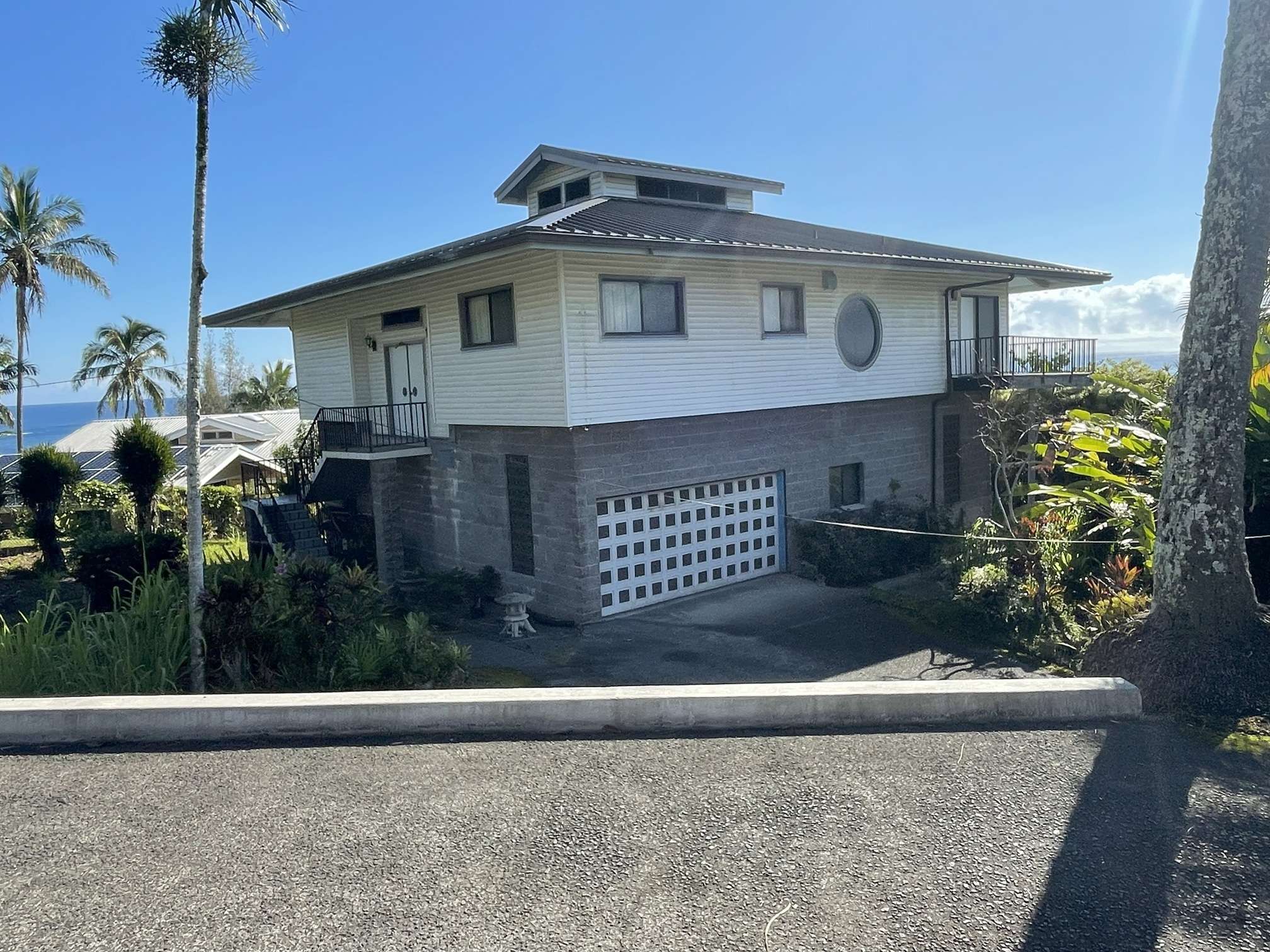 Hilo, HI 96720,40 POKO PL