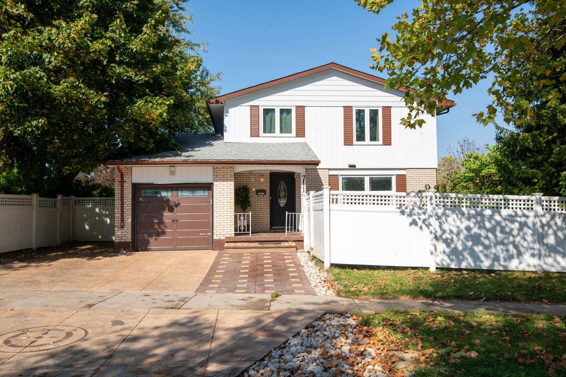 London South, ON N6J 3B5,711 Alanbrook ST S