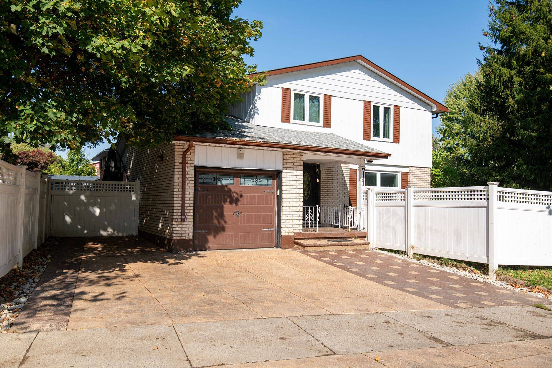 London South, ON N6J 3B5,711 Alanbrook ST S